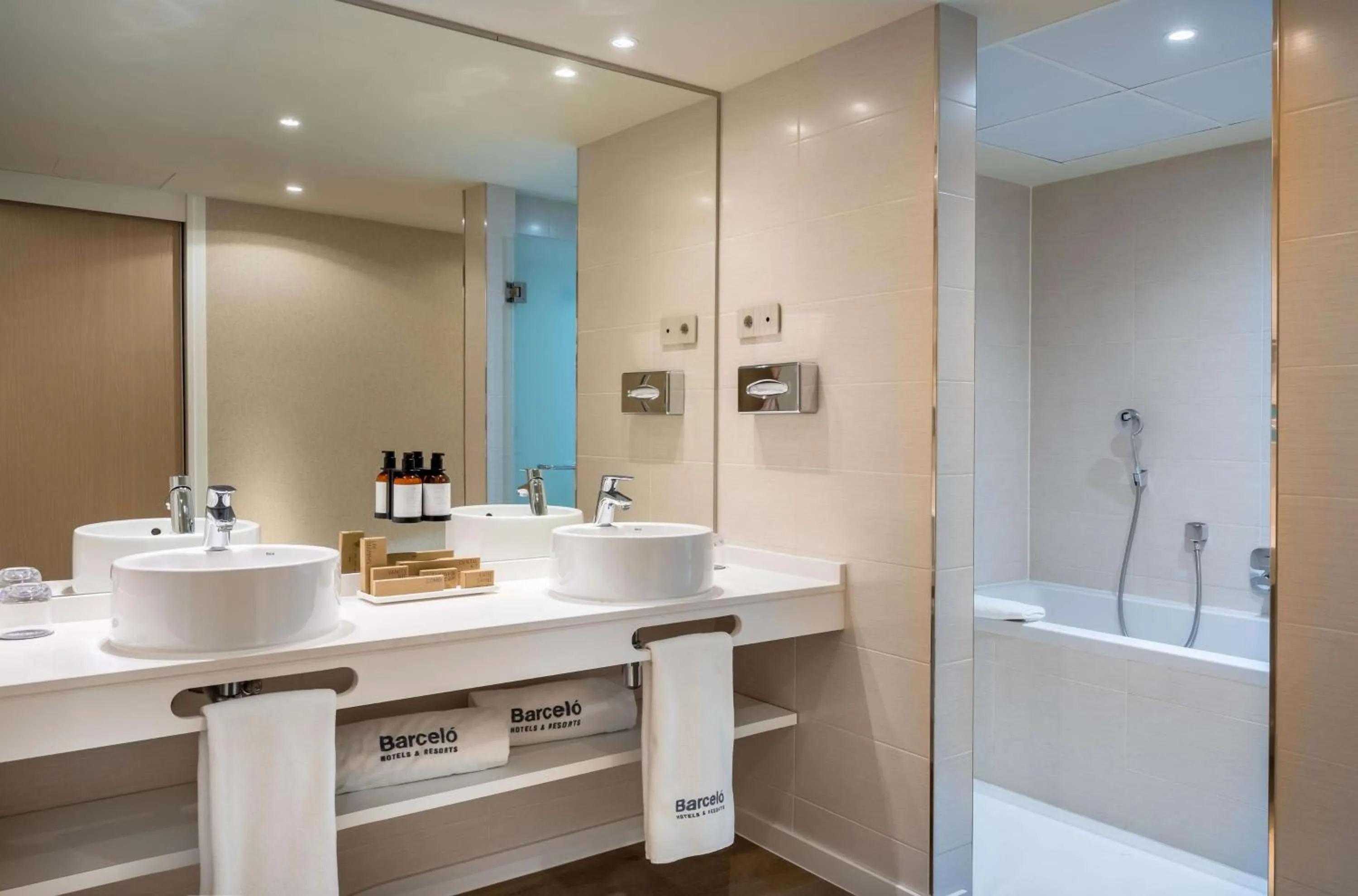 Shower in Barceló Bilbao Nervión