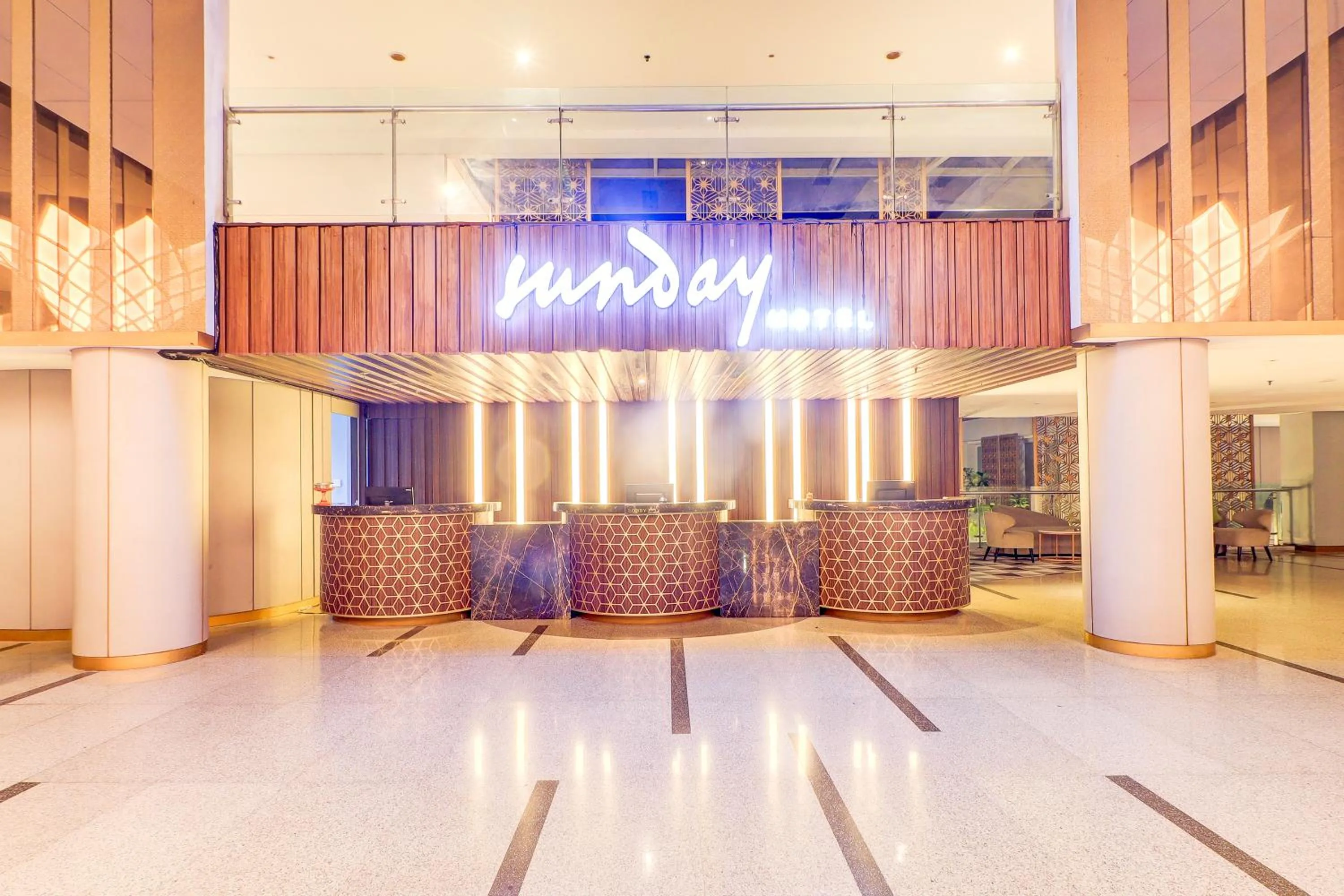 Lobby or reception in Sunday Hotel Arshika Sunset Road