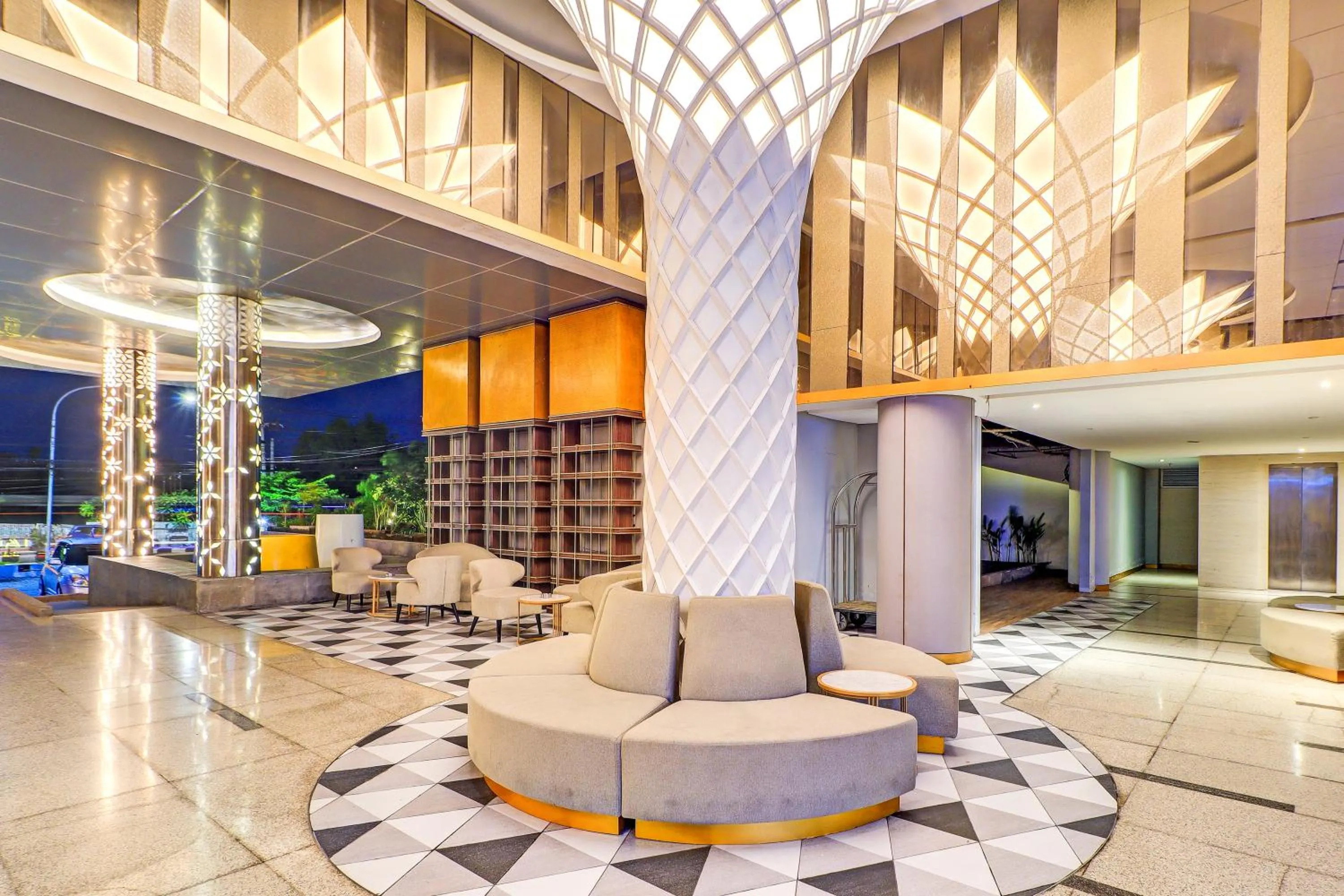 Seating area in Sunday Hotel Arshika Sunset Road