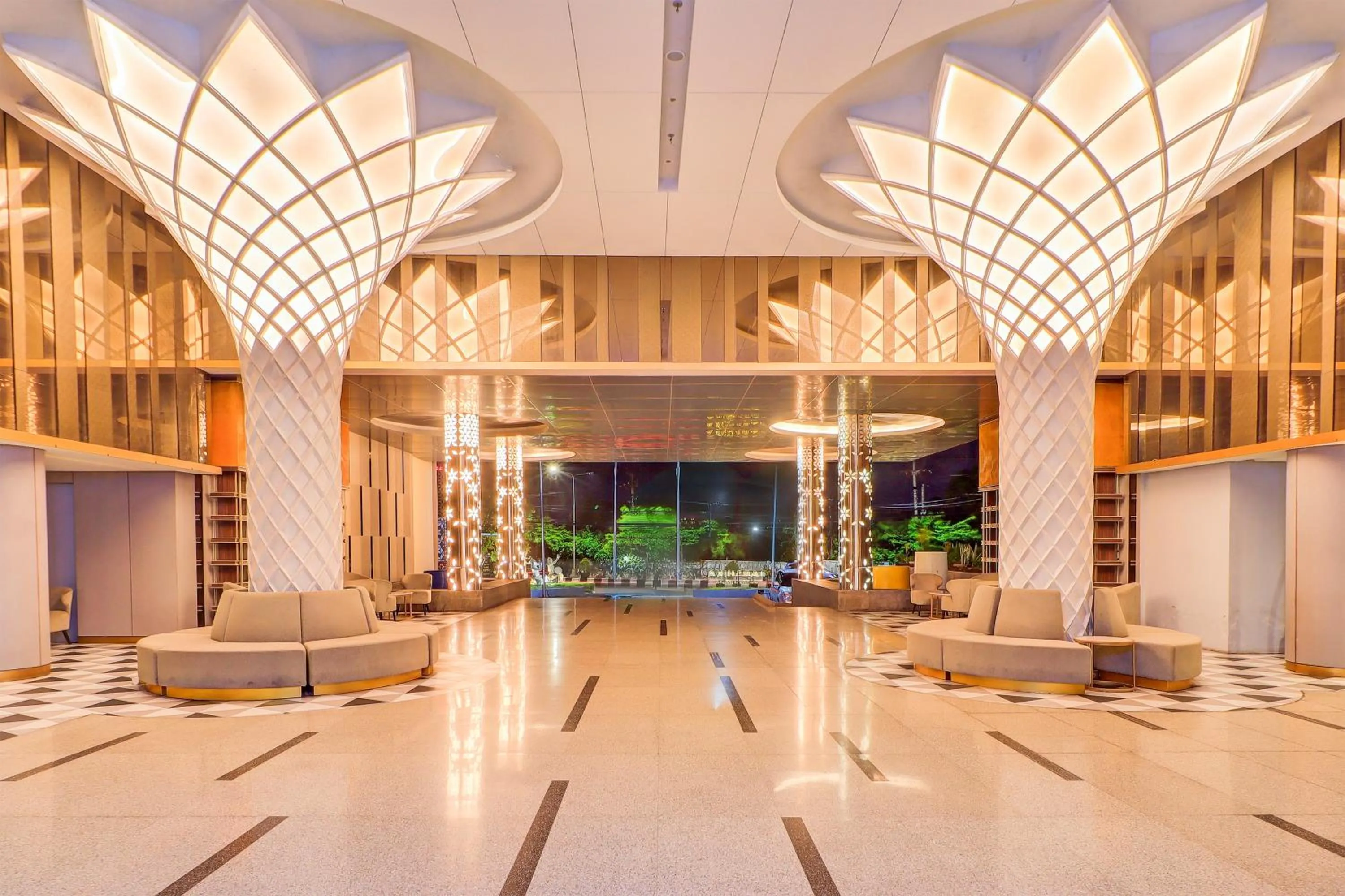 Area and facilities in Sunday Hotel Arshika Sunset Road