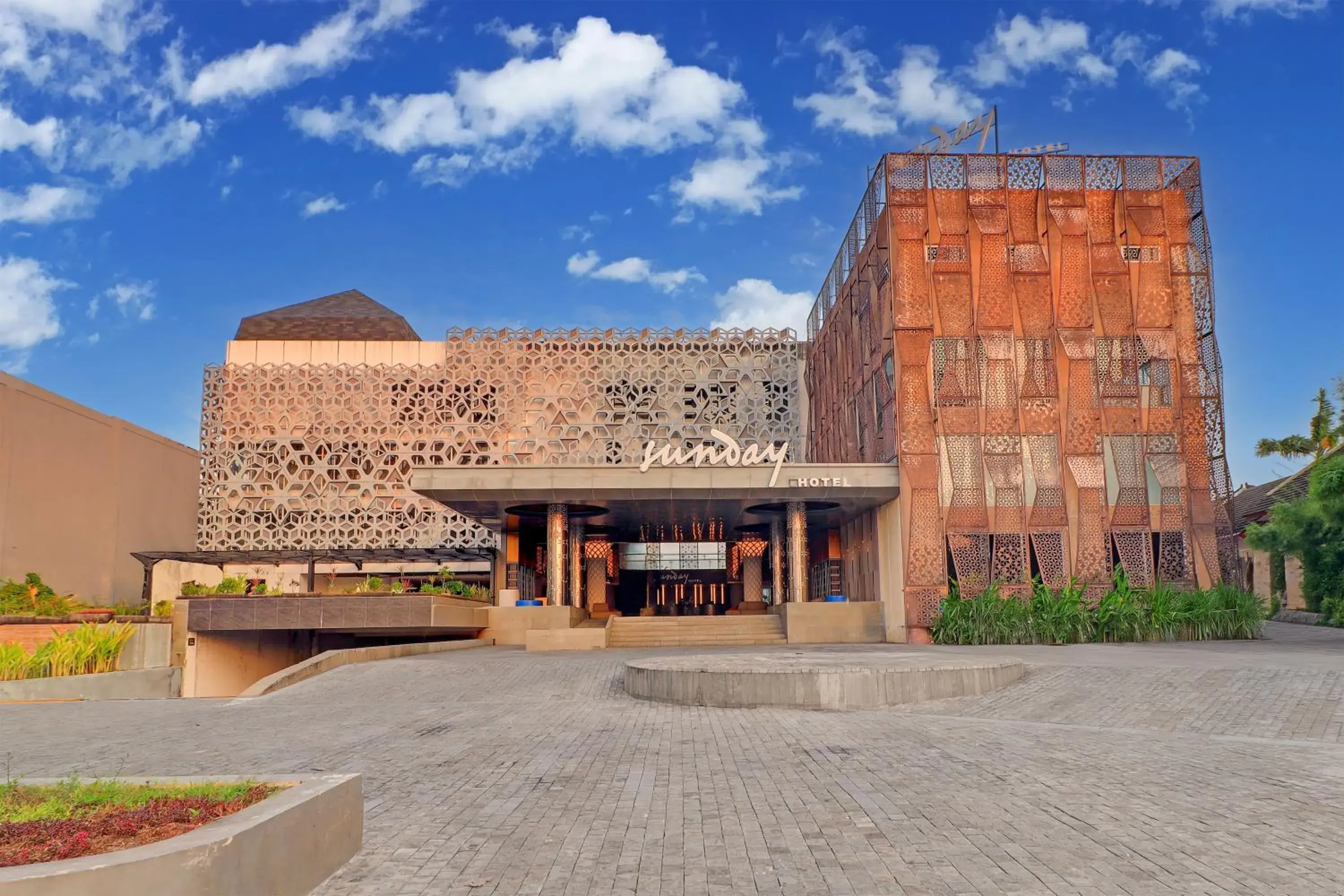 Facade/entrance in Sunday Hotel Arshika Sunset Road Facade/entrance in Sunday Hotel Arshika Sunset Road