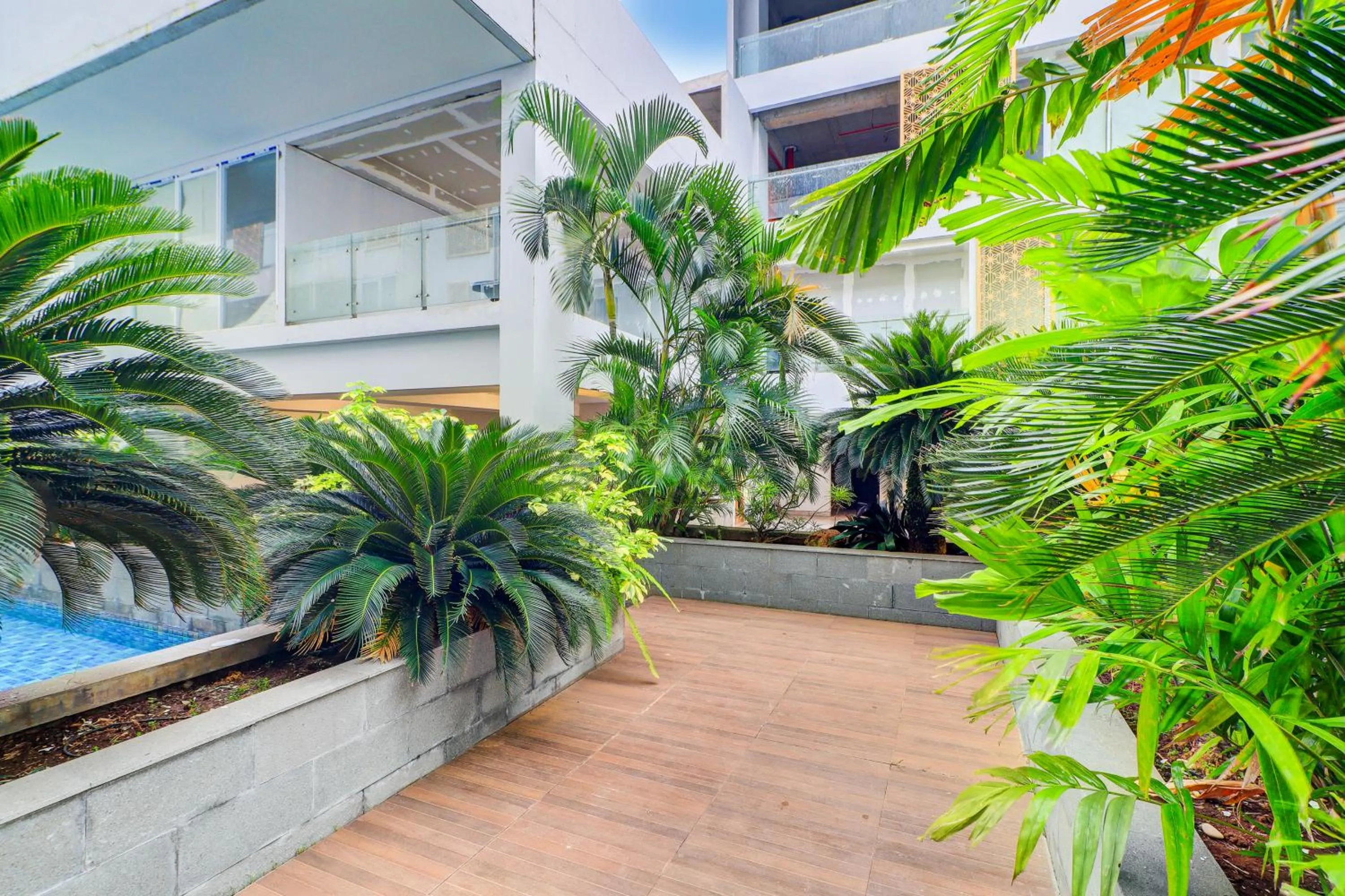 Garden in Sunday Hotel Arshika Sunset Road