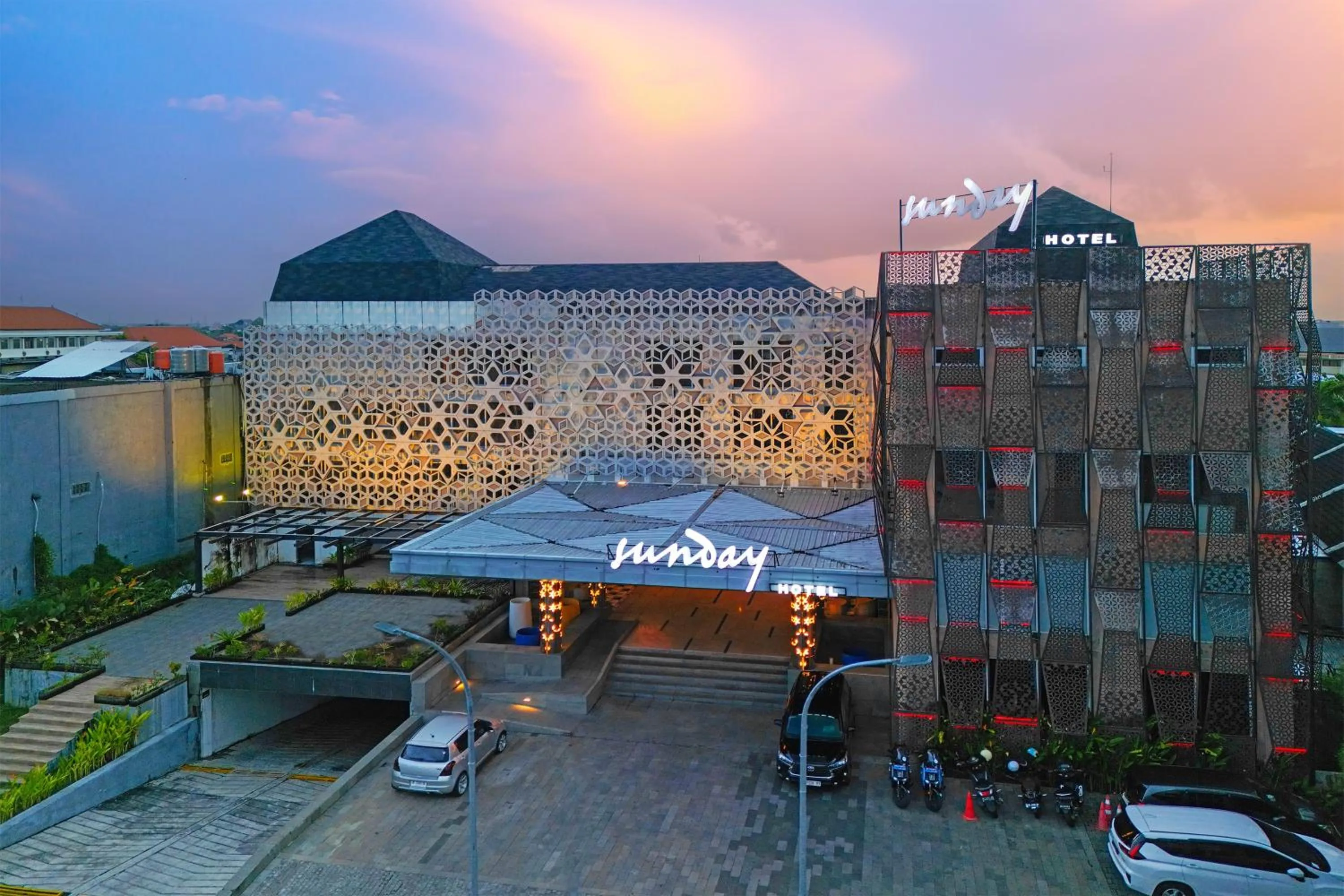 Facade/entrance in Sunday Hotel Arshika Sunset Road