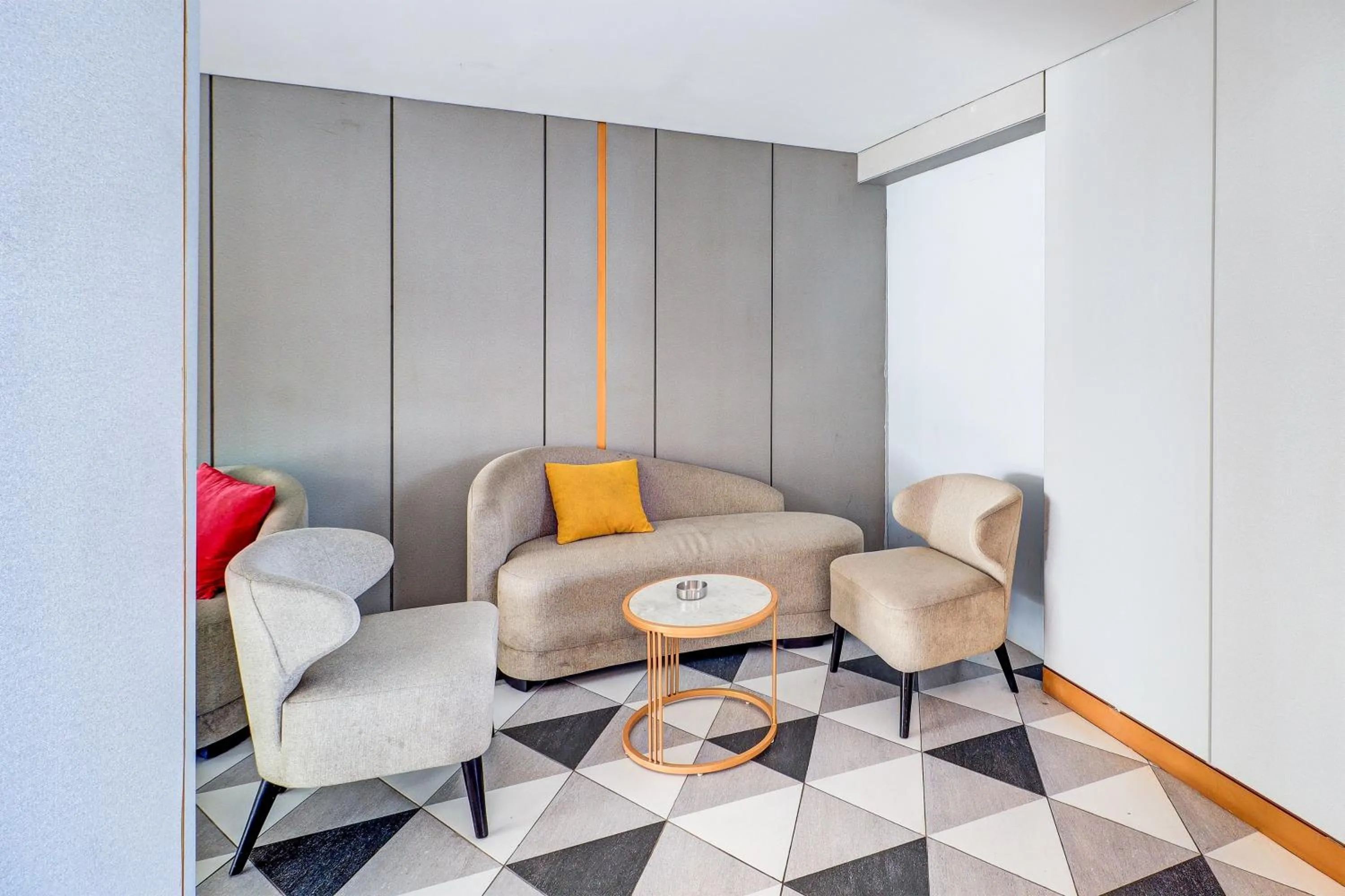 Lobby or reception in Sunday Hotel Arshika Sunset Road