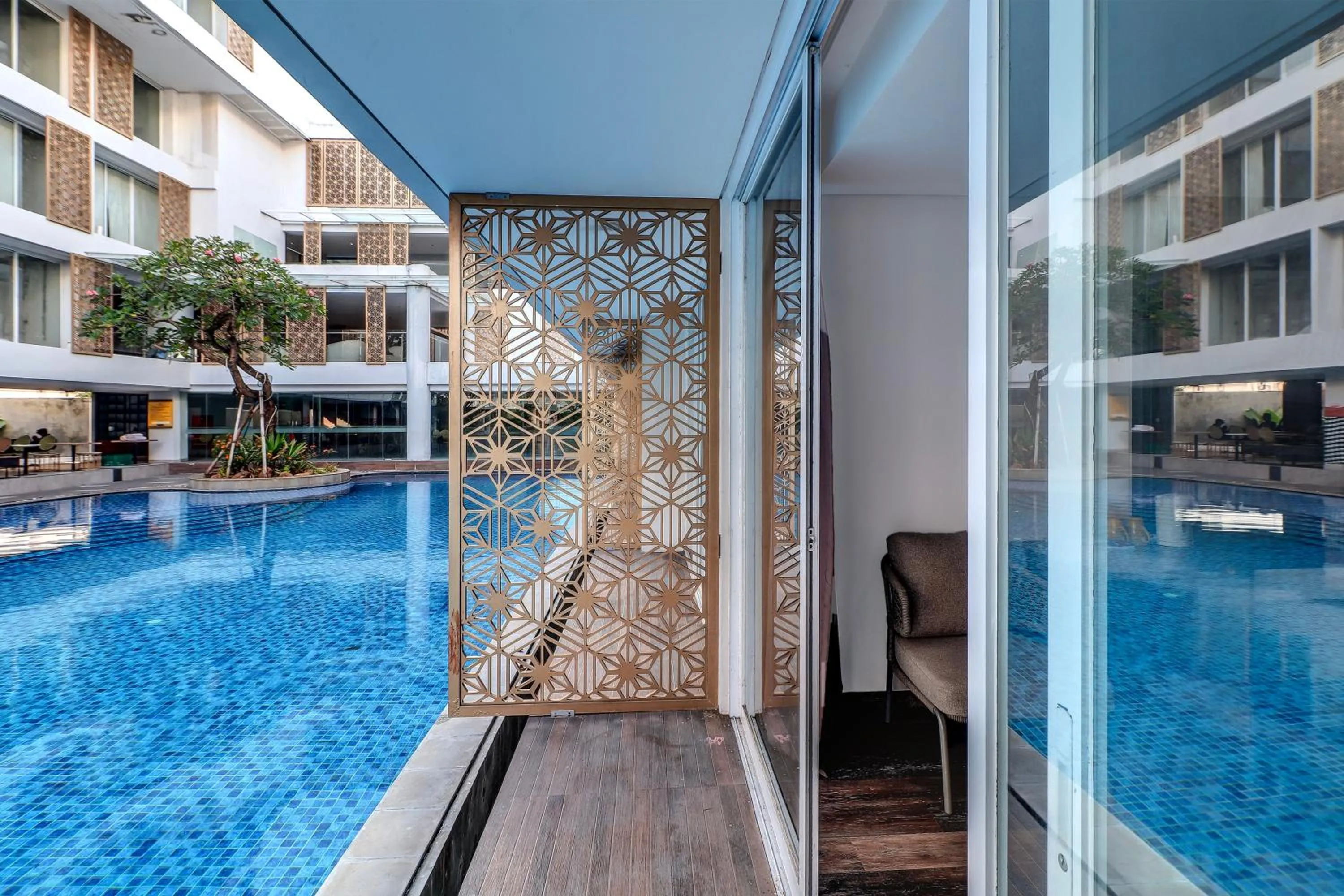 Pool view in Sunday Hotel Arshika Sunset Road