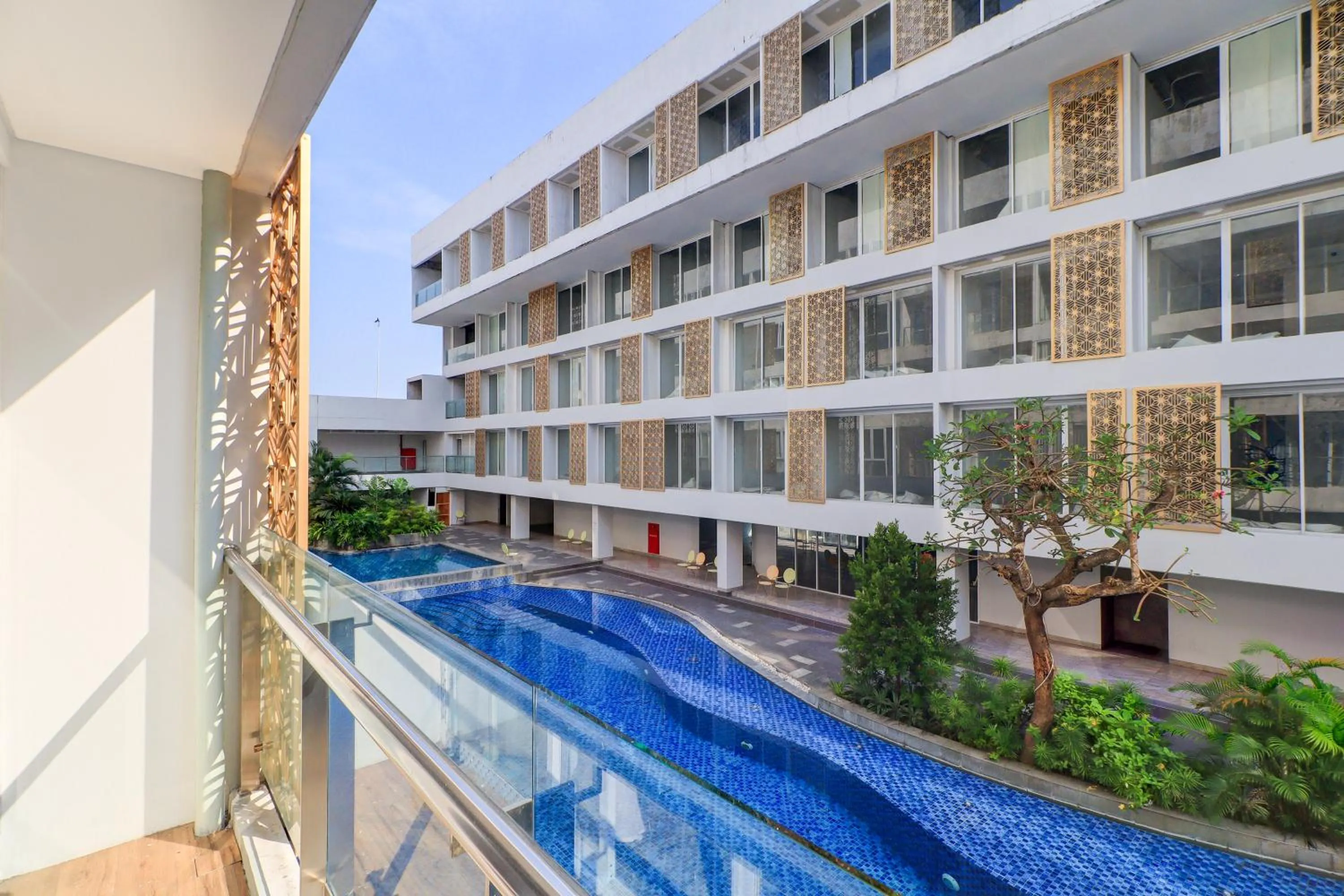 Balcony/Terrace in Sunday Hotel Arshika Sunset Road