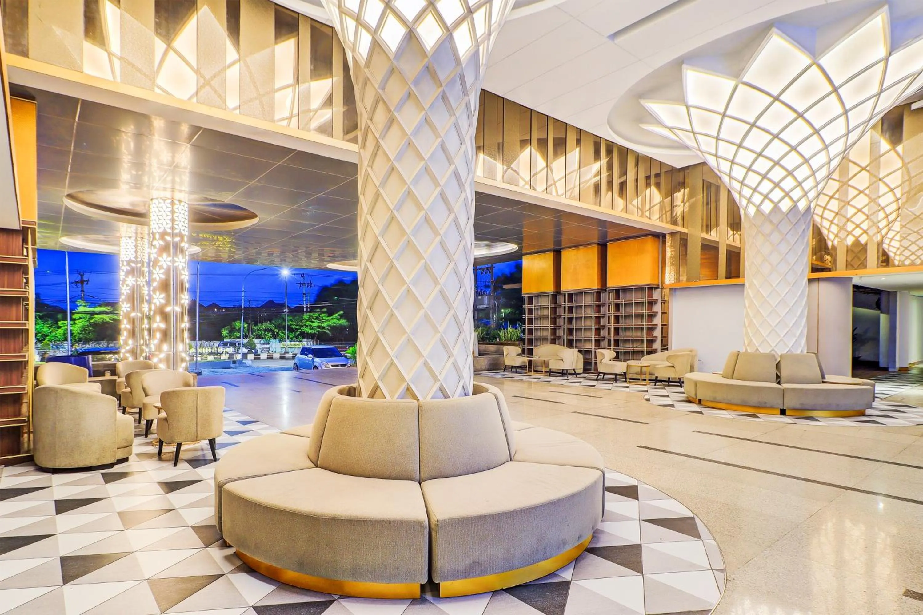 Area and facilities in Sunday Hotel Arshika Sunset Road