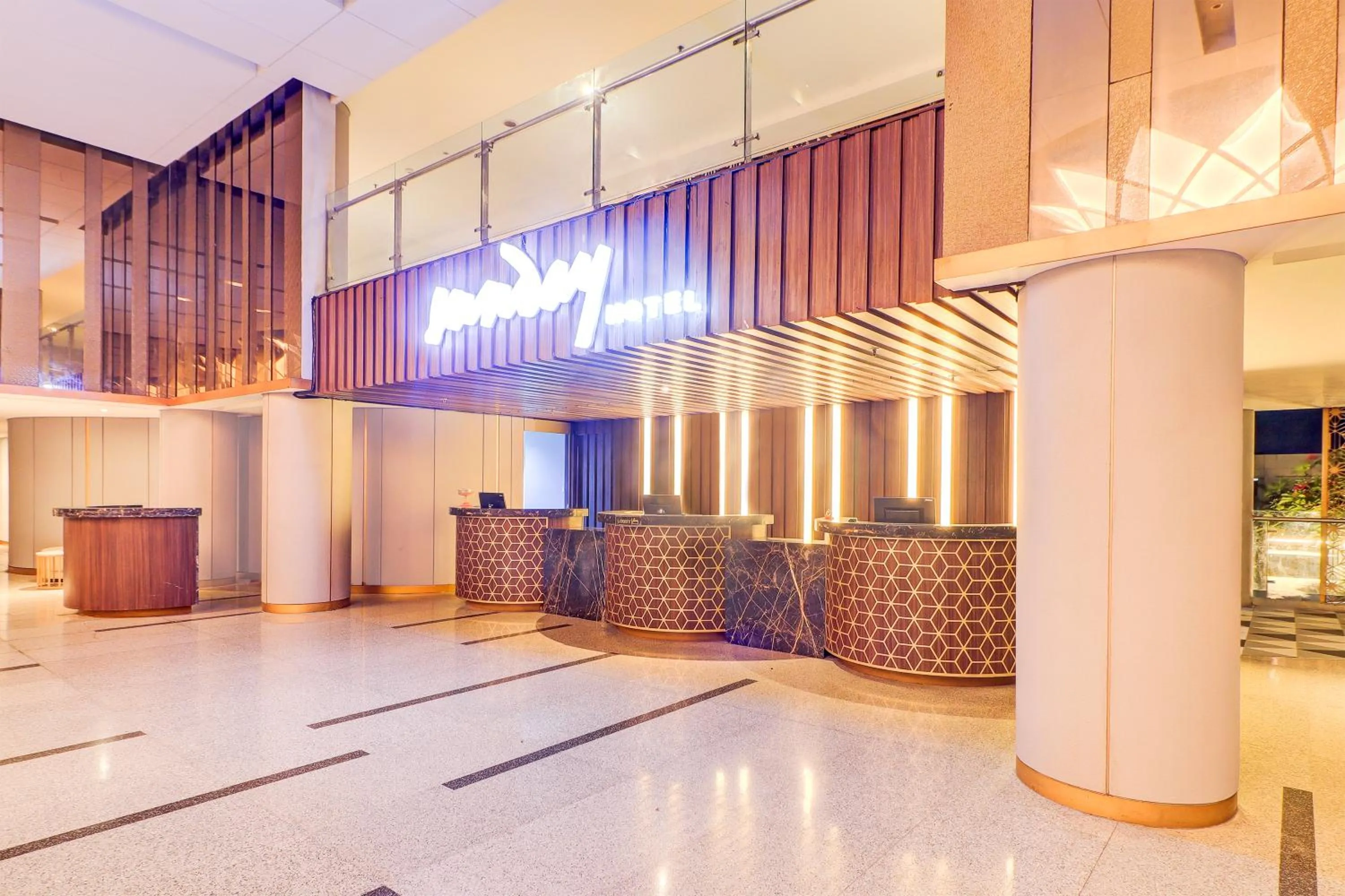 Lobby or reception in Sunday Hotel Arshika Sunset Road