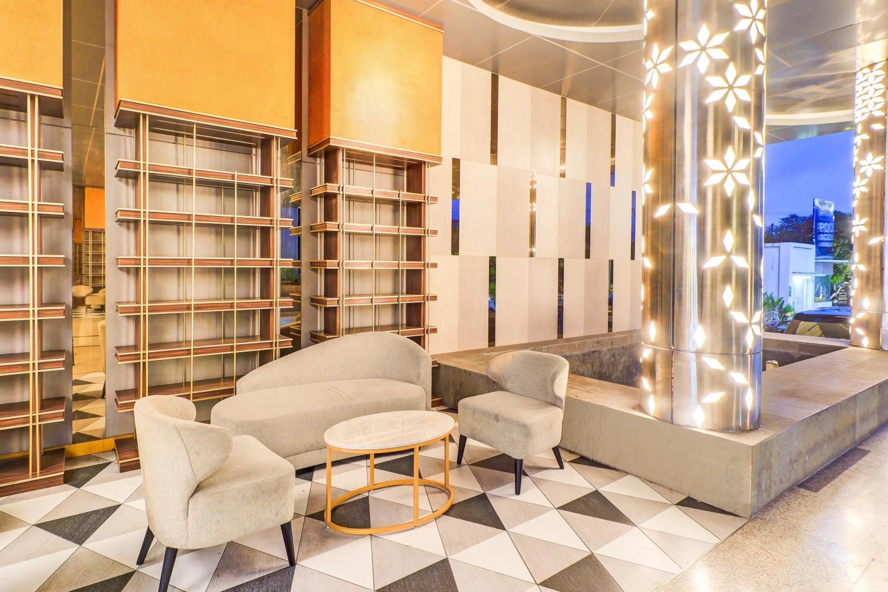 Seating area in Sunday Hotel Arshika Sunset Road