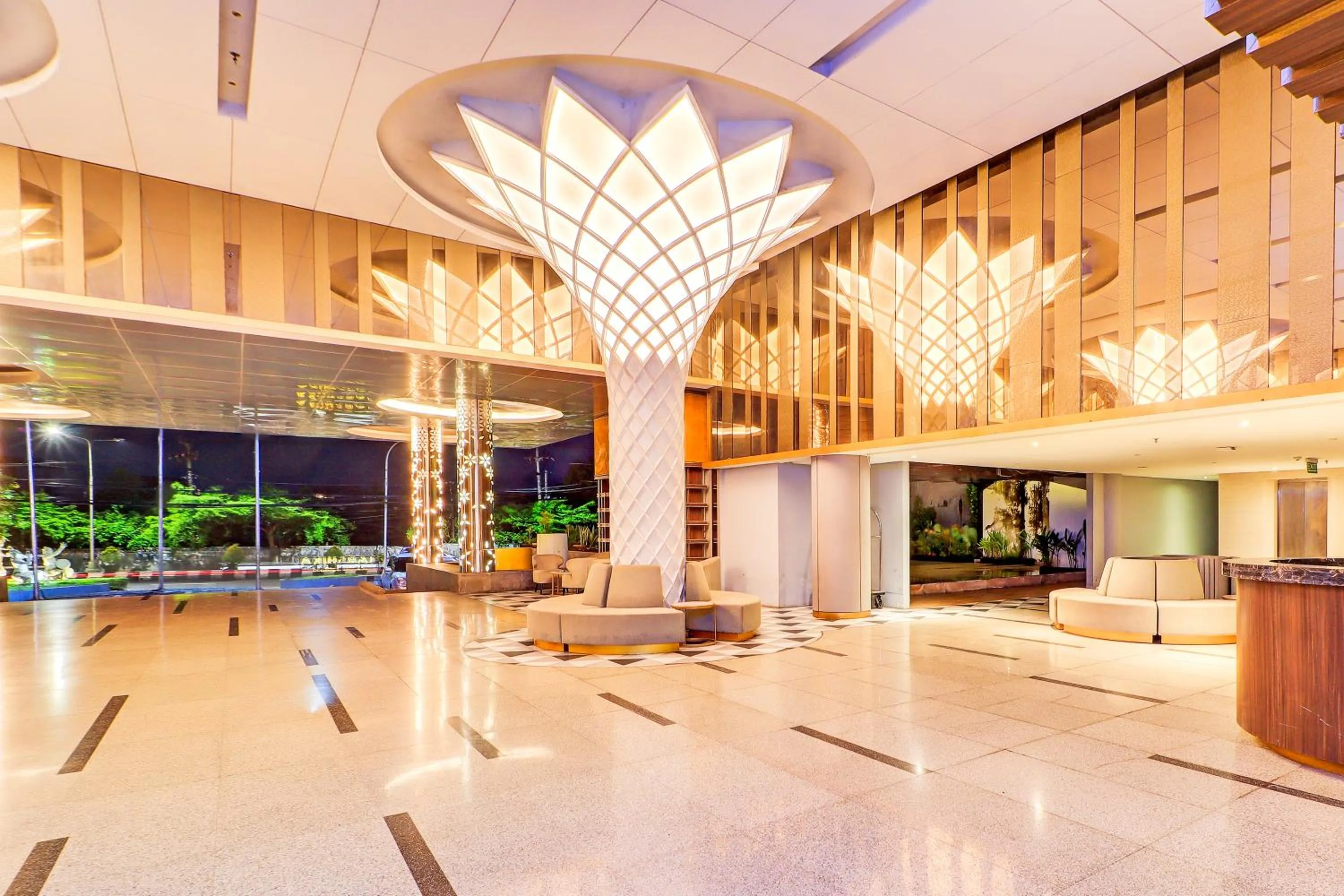 Seating area in Sunday Hotel Arshika Sunset Road