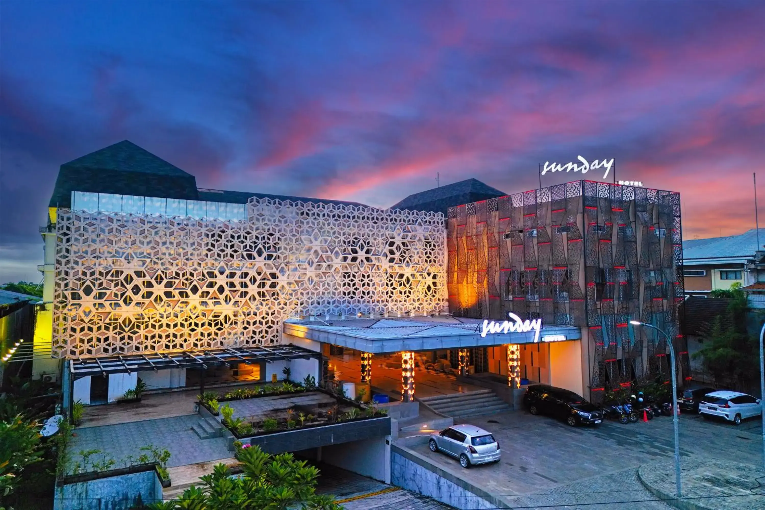 Facade/entrance in Sunday Hotel Arshika Sunset Road Facade/entrance in Sunday Hotel Arshika Sunset Road