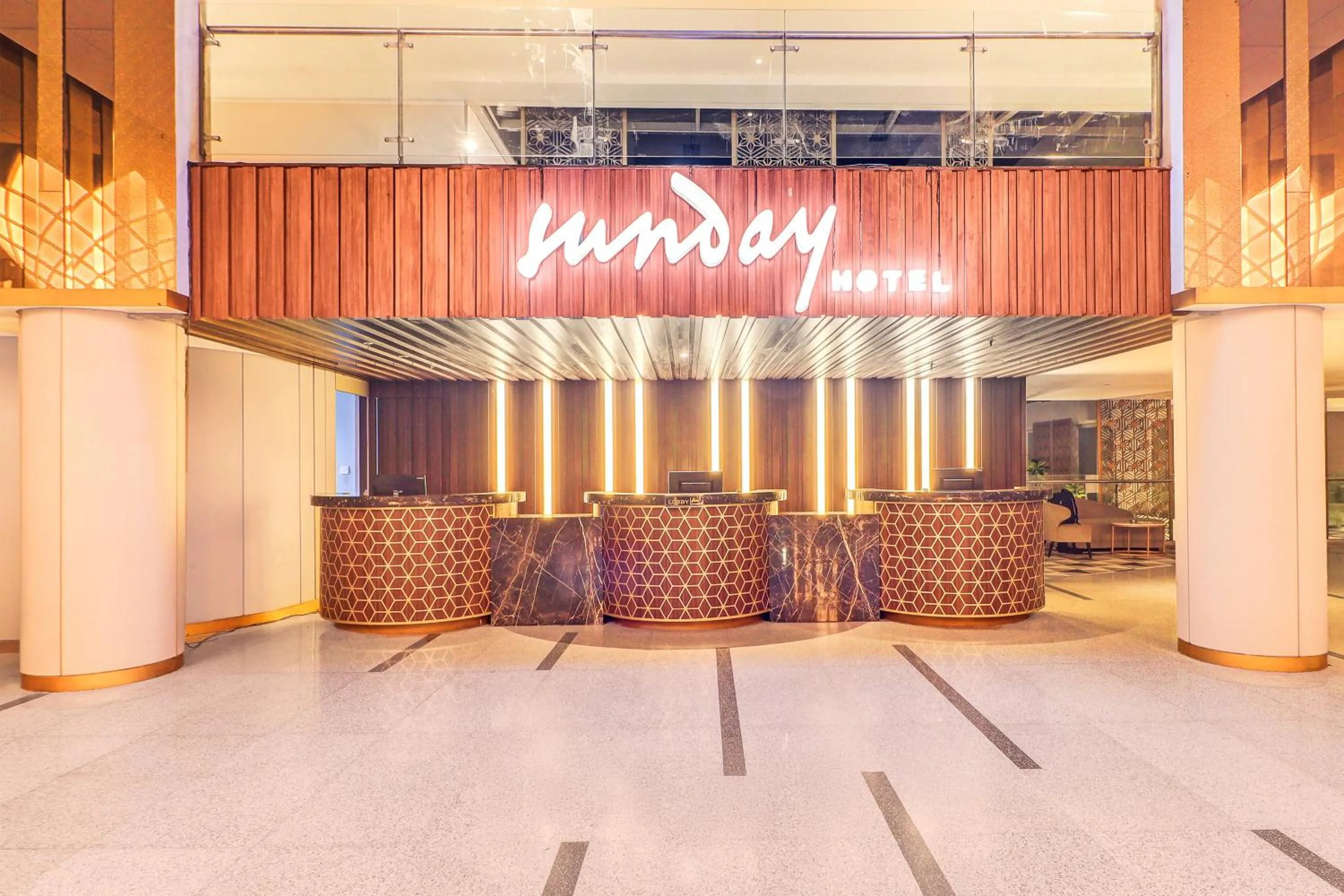 Lobby or reception in Sunday Hotel Arshika Sunset Road