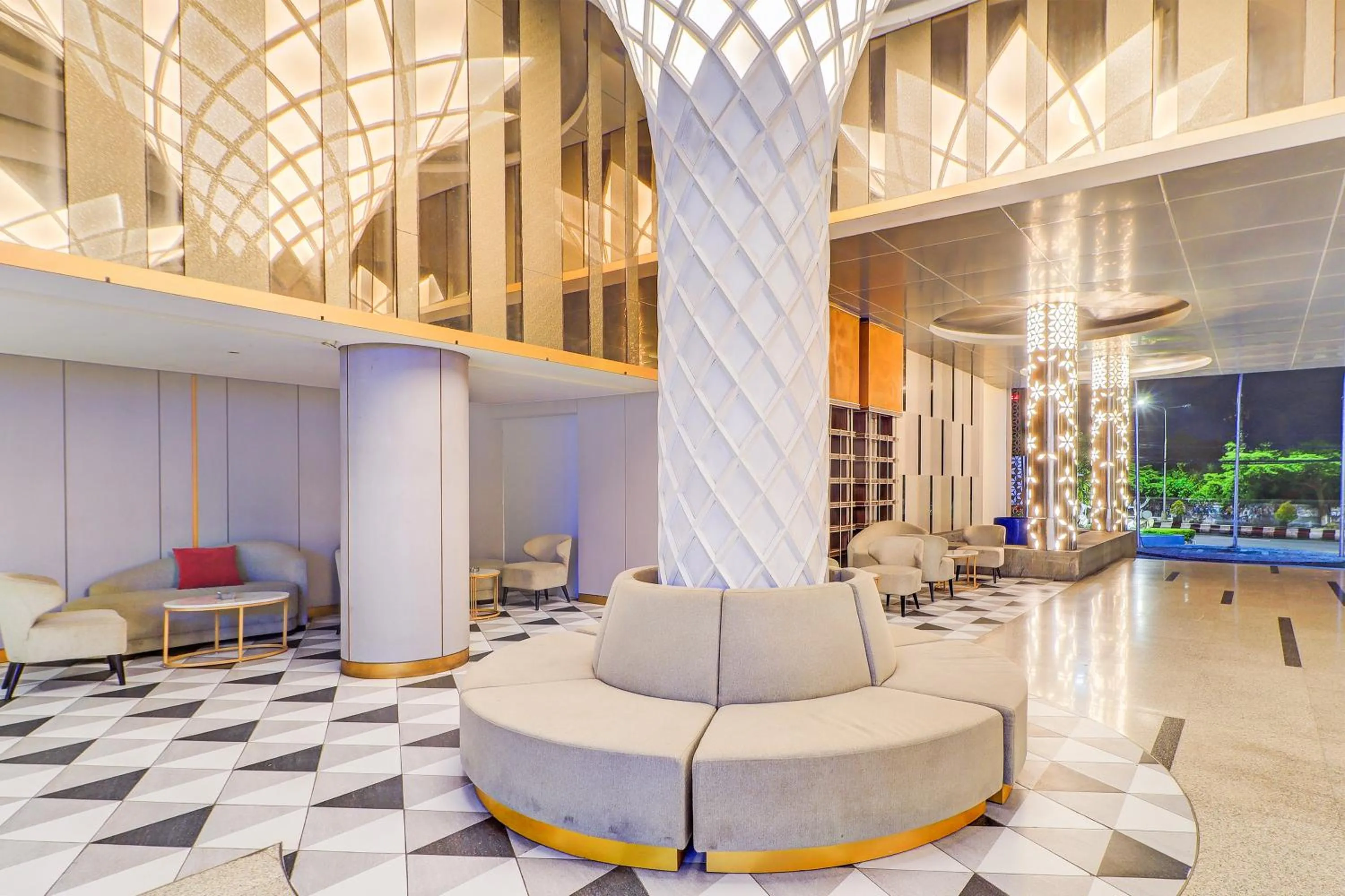 Seating area in Sunday Hotel Arshika Sunset Road