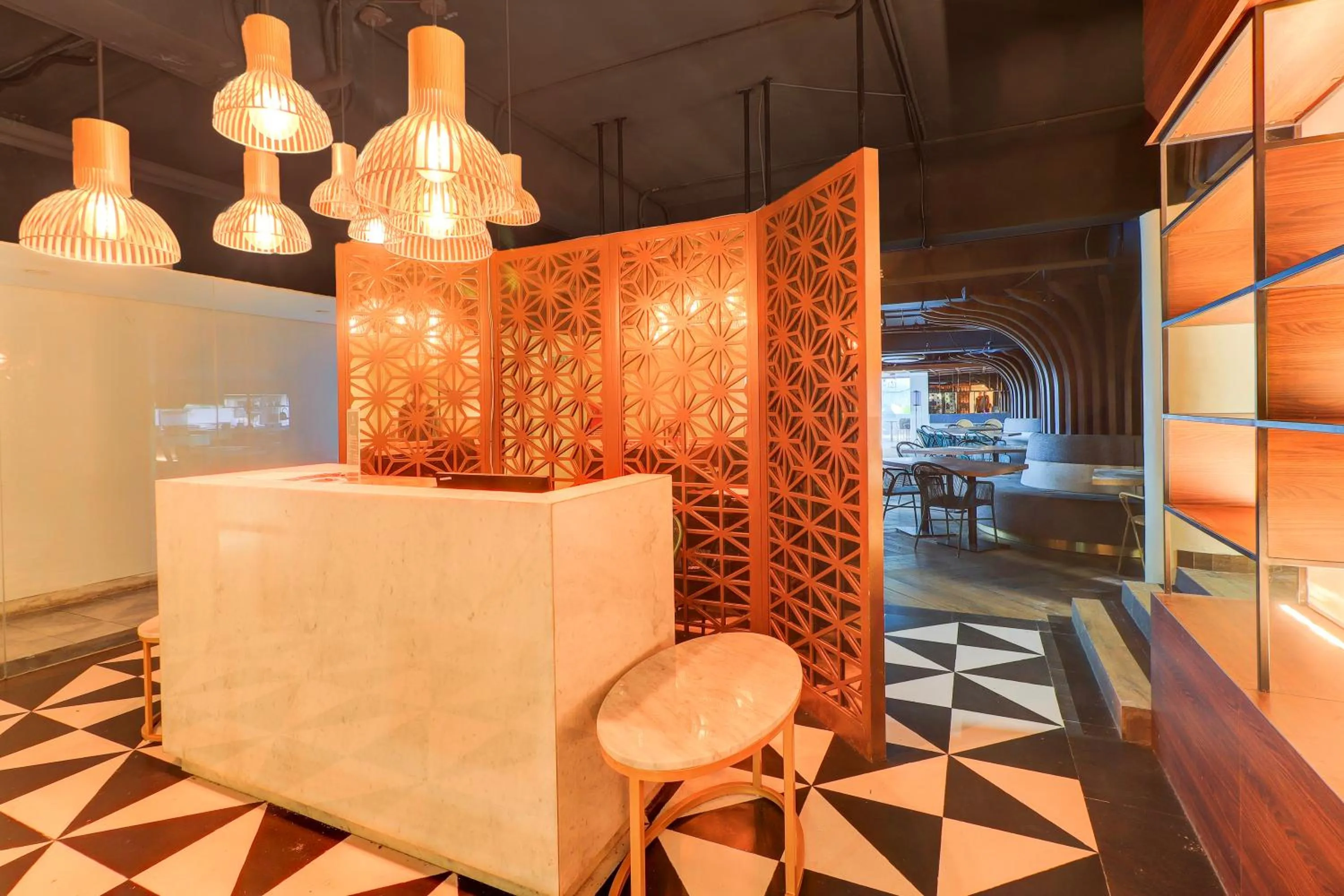 Restaurant/places to eat in Sunday Hotel Arshika Sunset Road