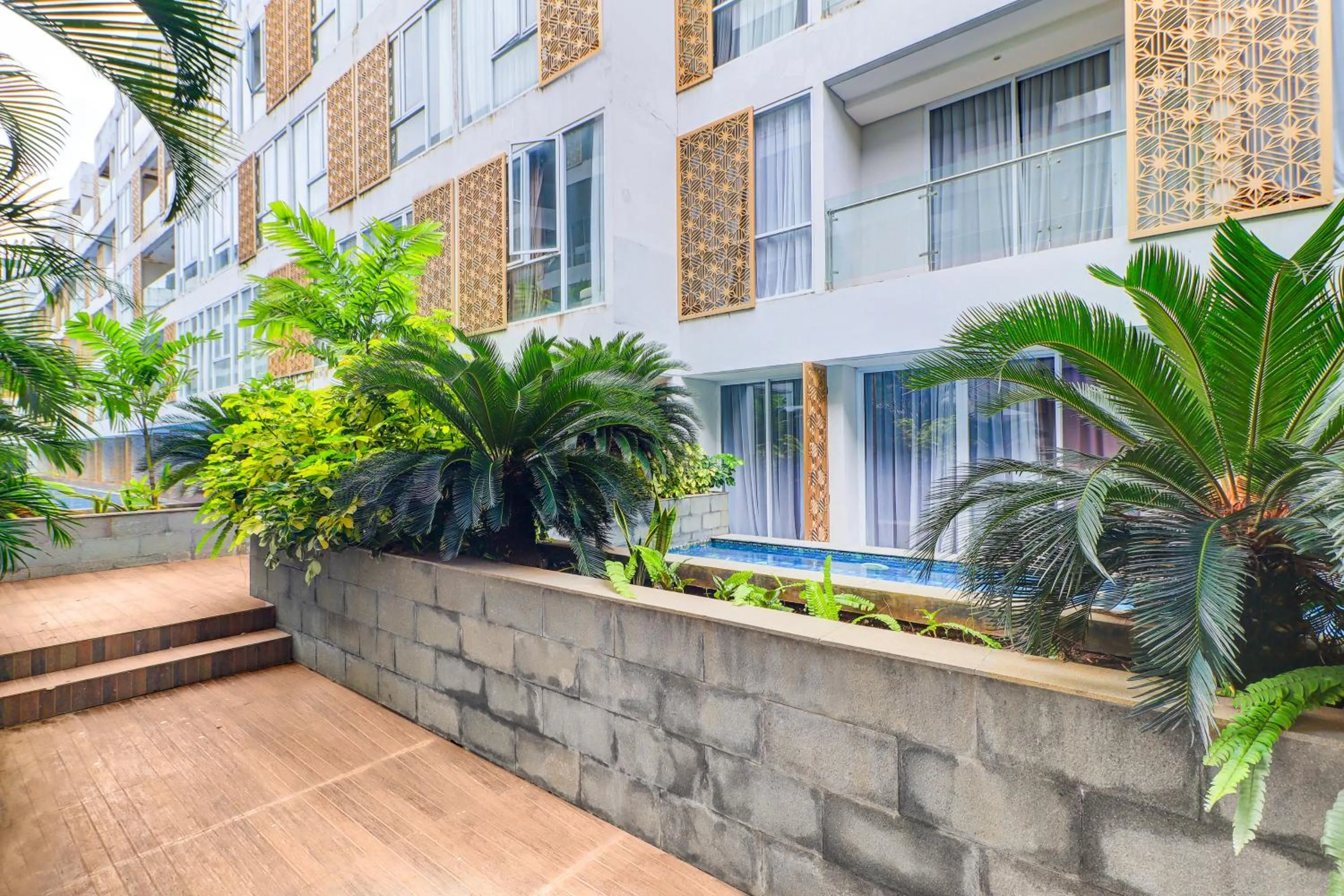 Garden in Sunday Hotel Arshika Sunset Road