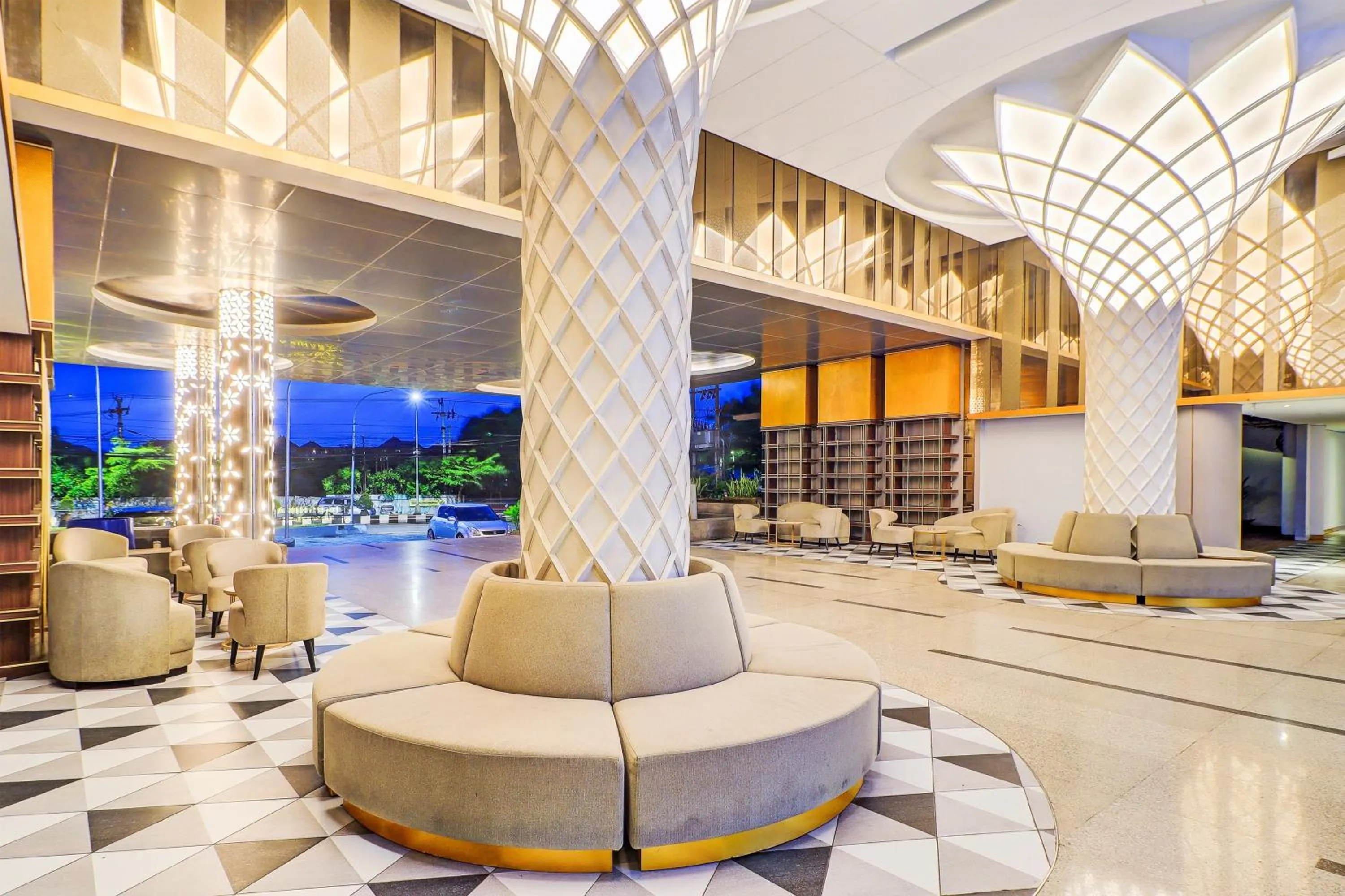 Lobby or reception in Sunday Hotel Arshika Sunset Road