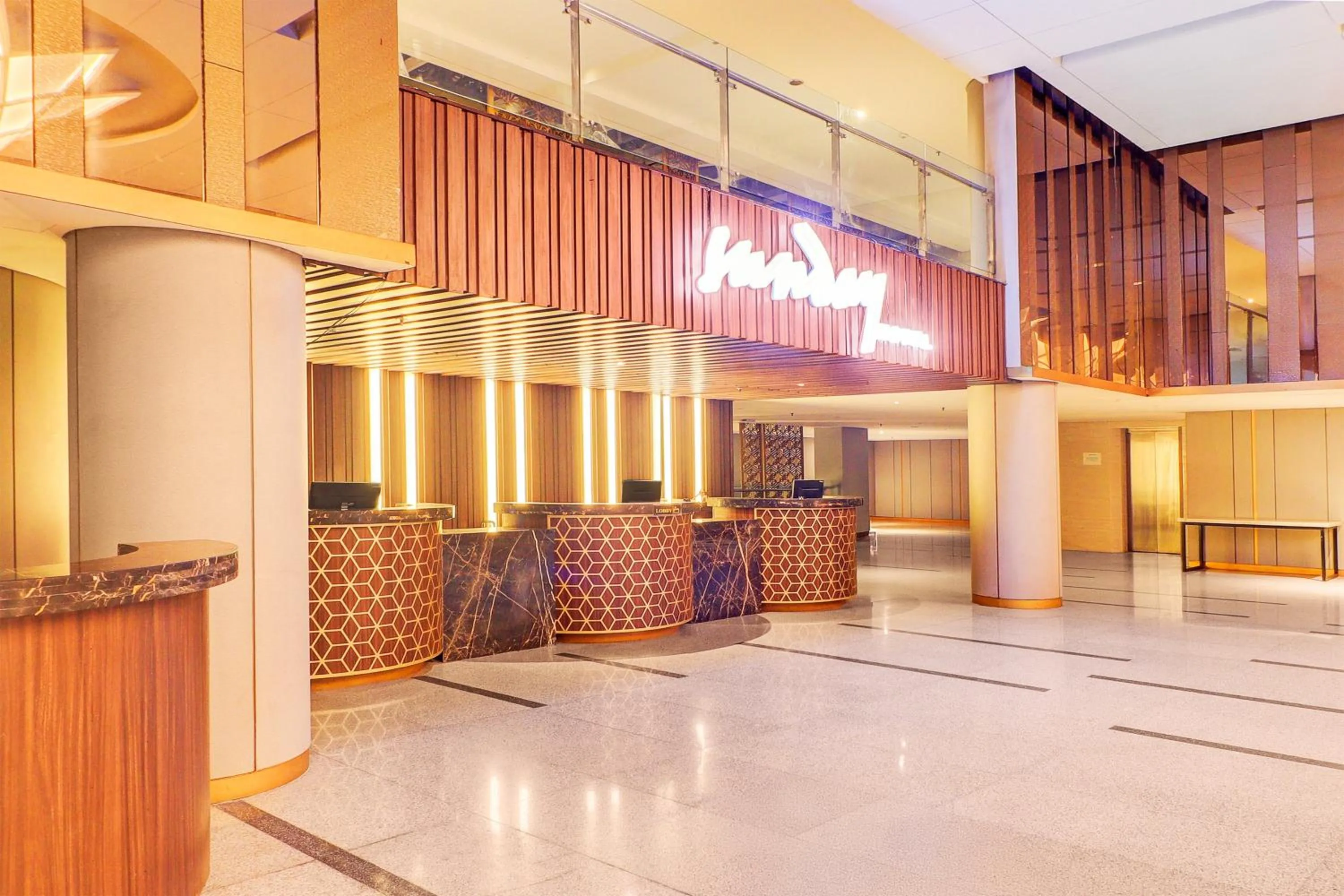 Lobby or reception in Sunday Hotel Arshika Sunset Road