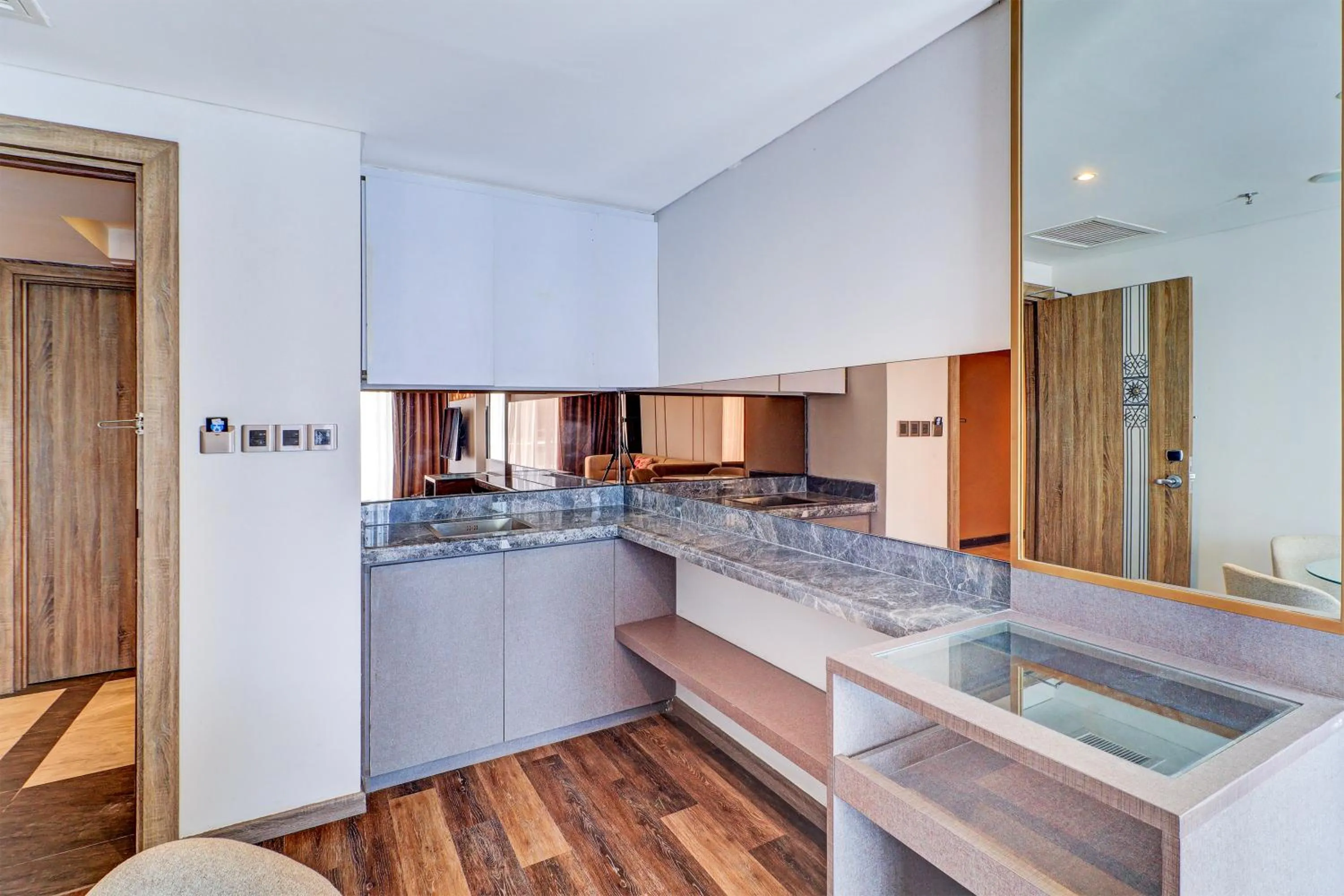 Kitchen or kitchenette in Sunday Hotel Arshika Sunset Road