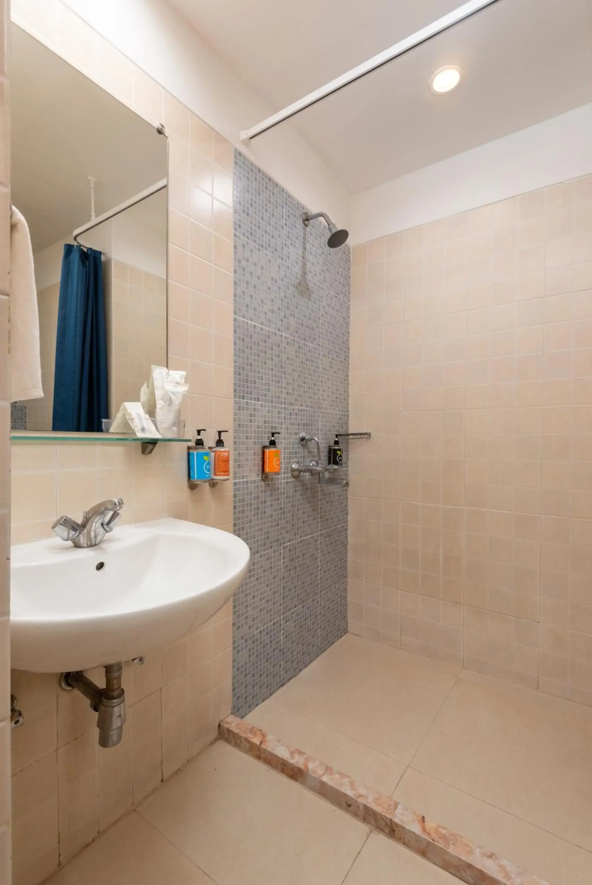 Superior Double Room in Mango Grove Hotel Superior Double Room in Mango Grove Hotel