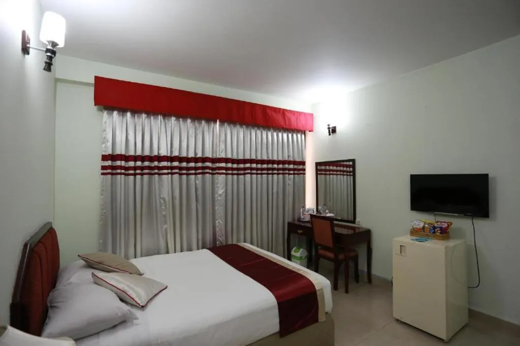 Photo of the whole room, Bed in Meridian Hotel