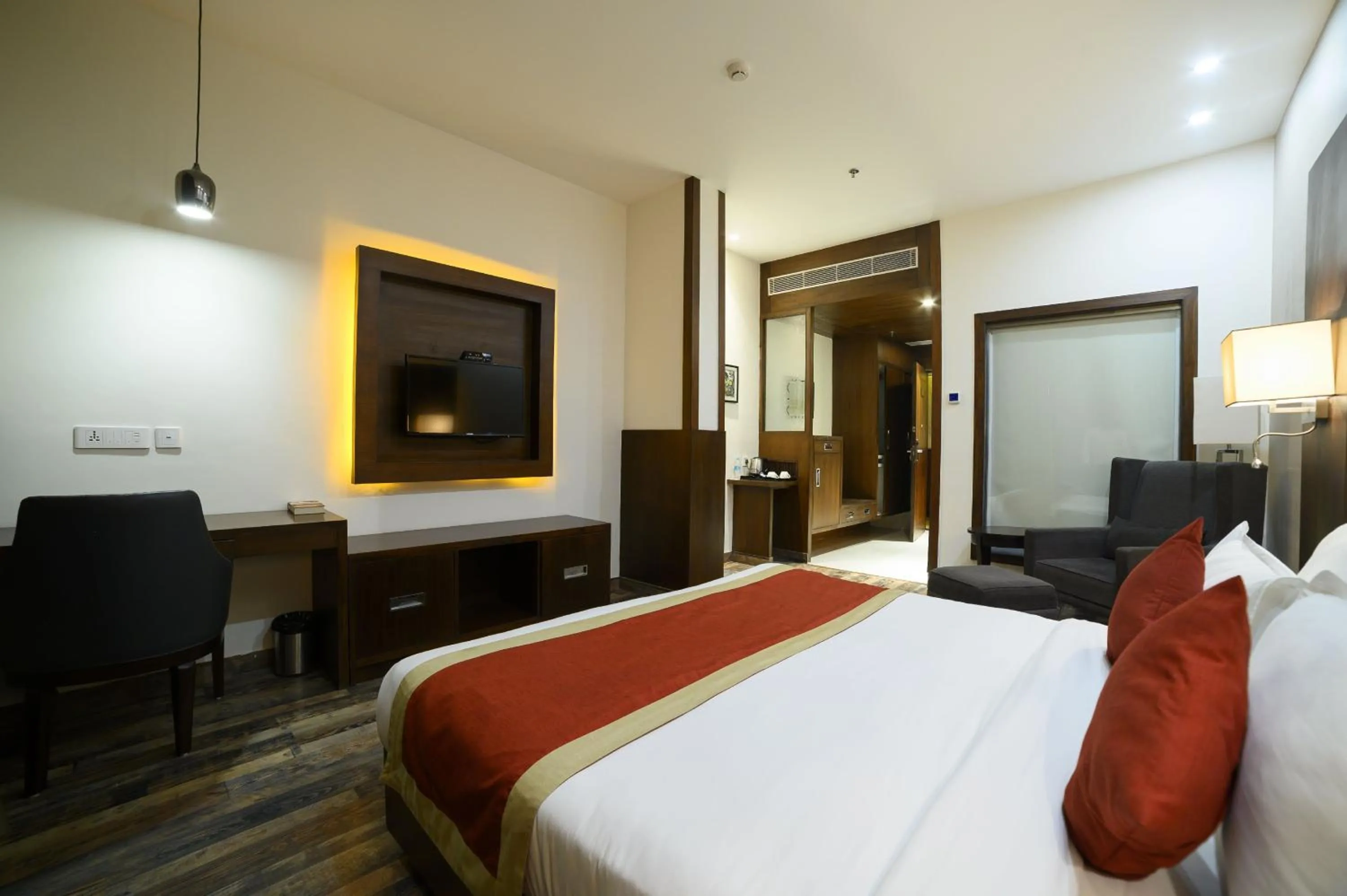 TV and multimedia in HOTEL ROYAL CHURU