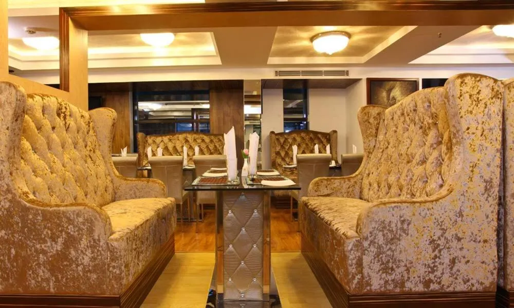 Hotel Tigers Roare Thekkady