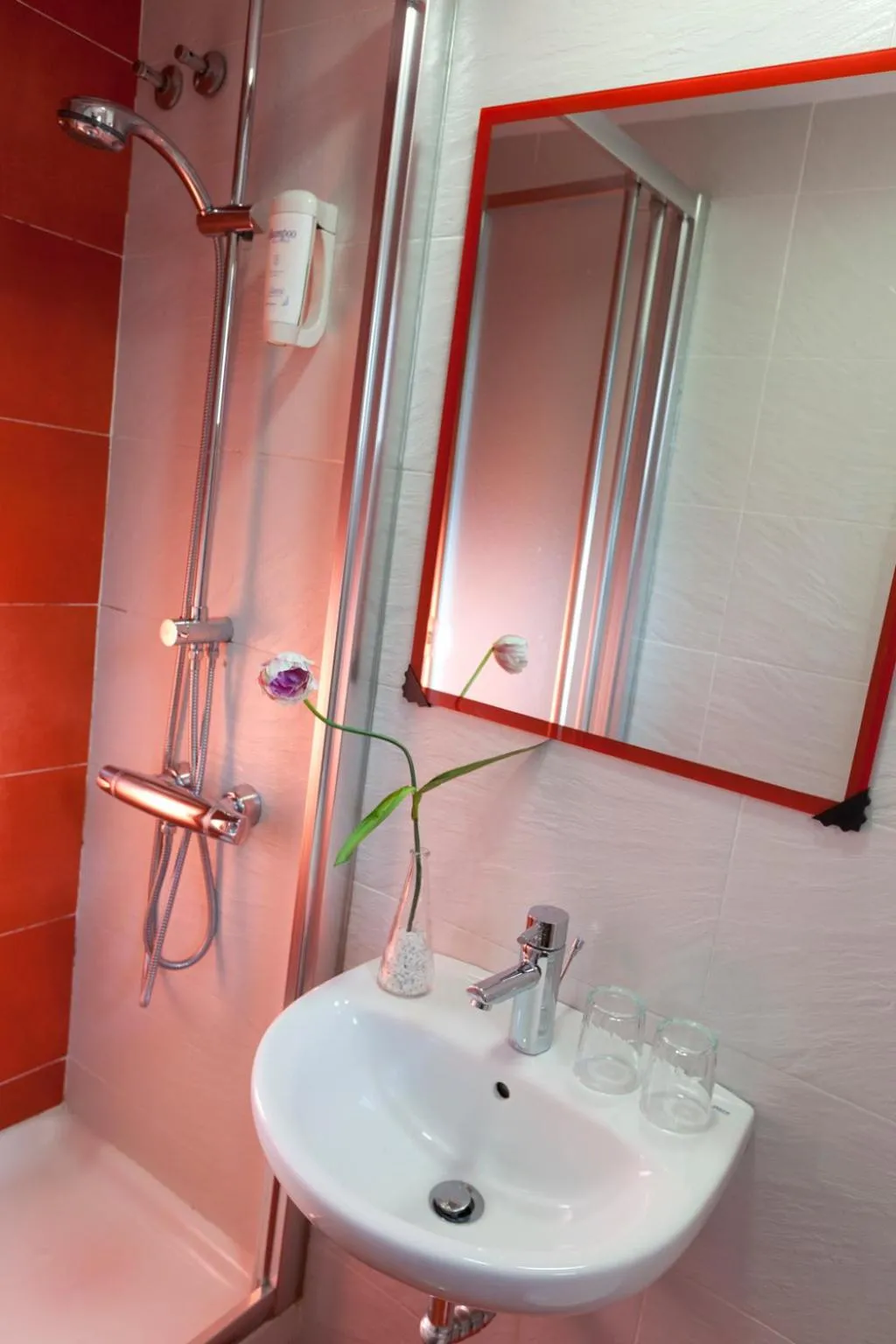 Bathroom in Hostal Astoria