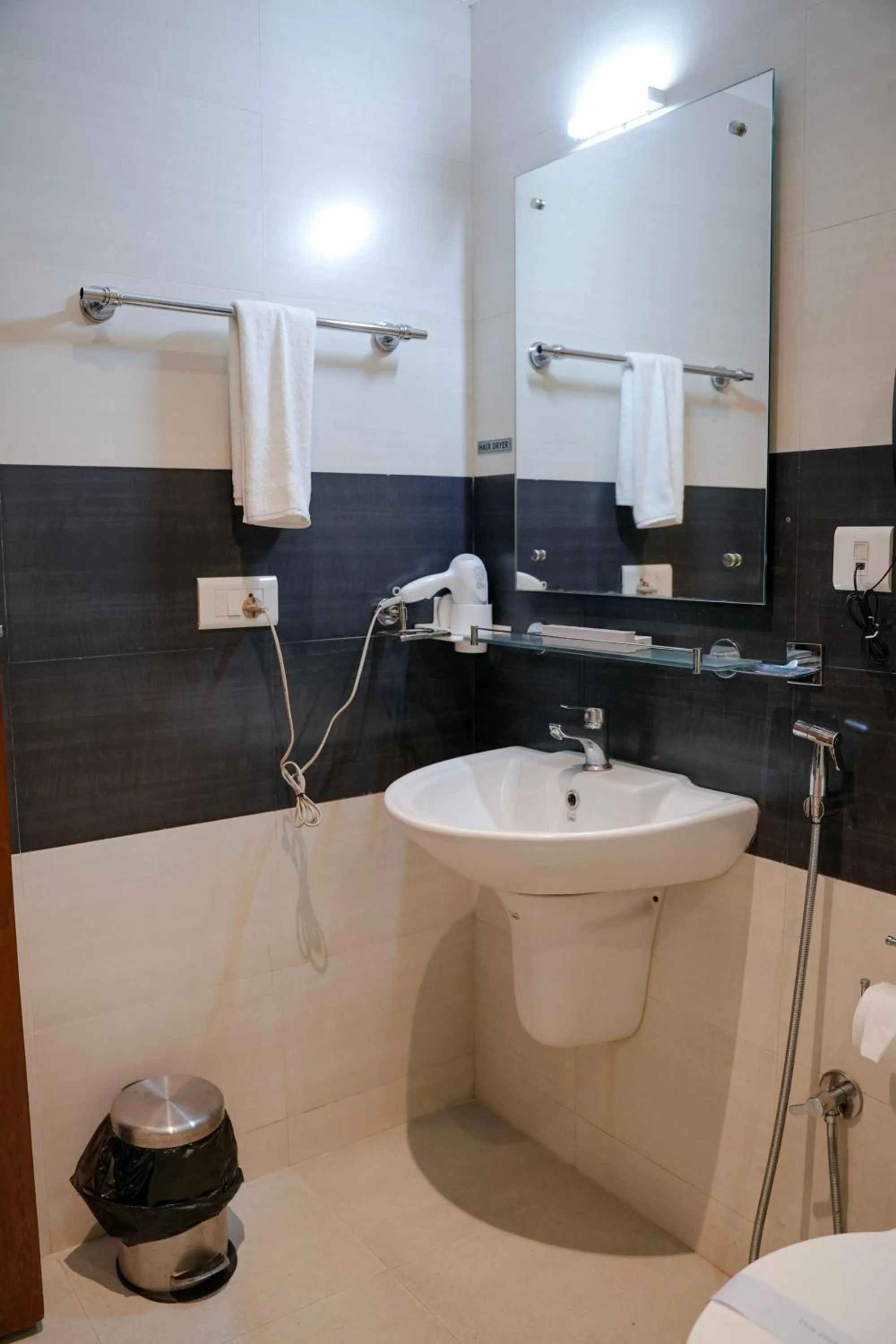 Bathroom in Hotel Palm shore