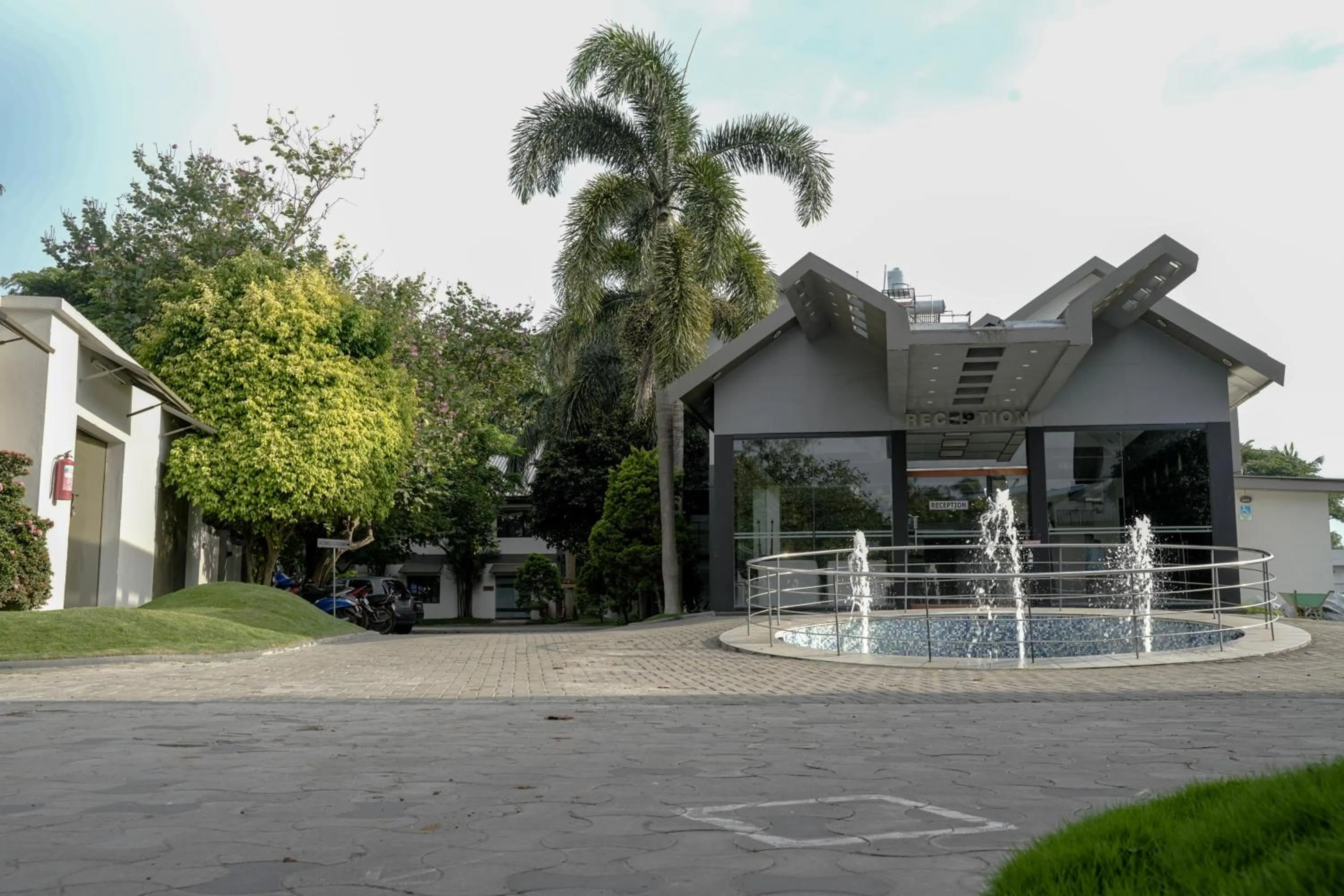 Property Building in Hotel Palm shore