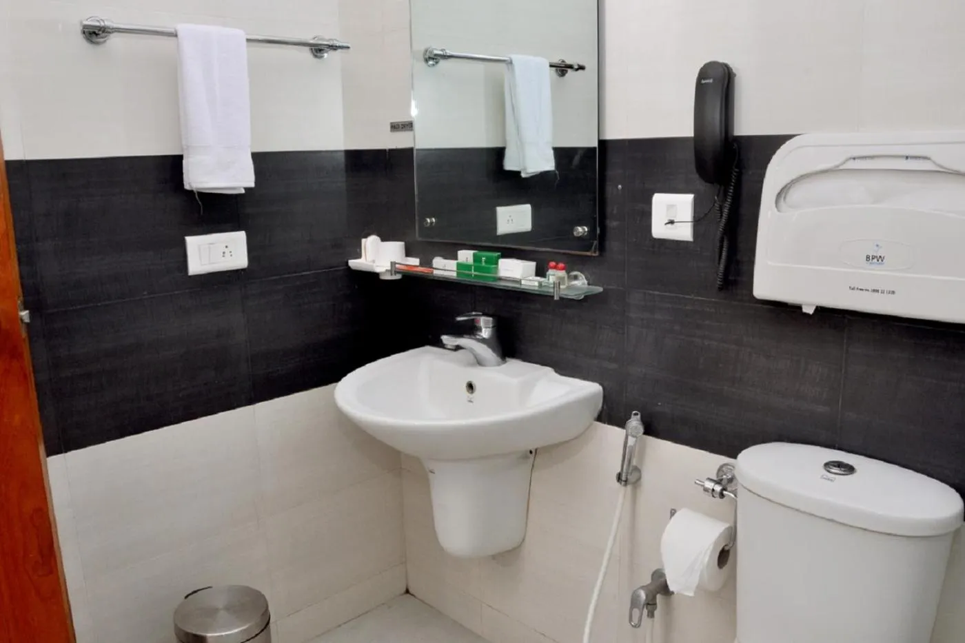 Bathroom in Hotel Palm shore