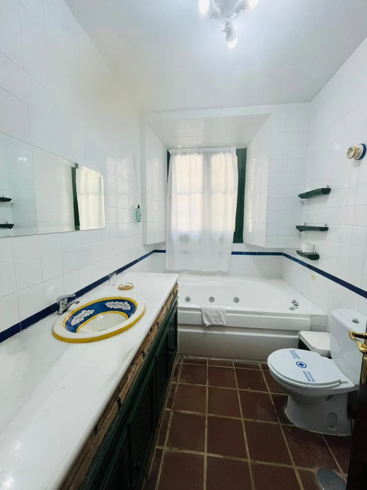 Toilet in Hotel Humaina