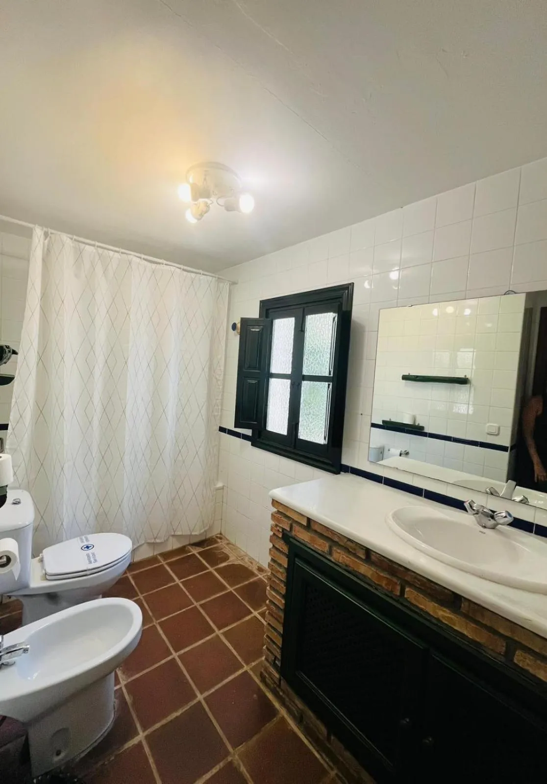 Shower in Hotel Humaina