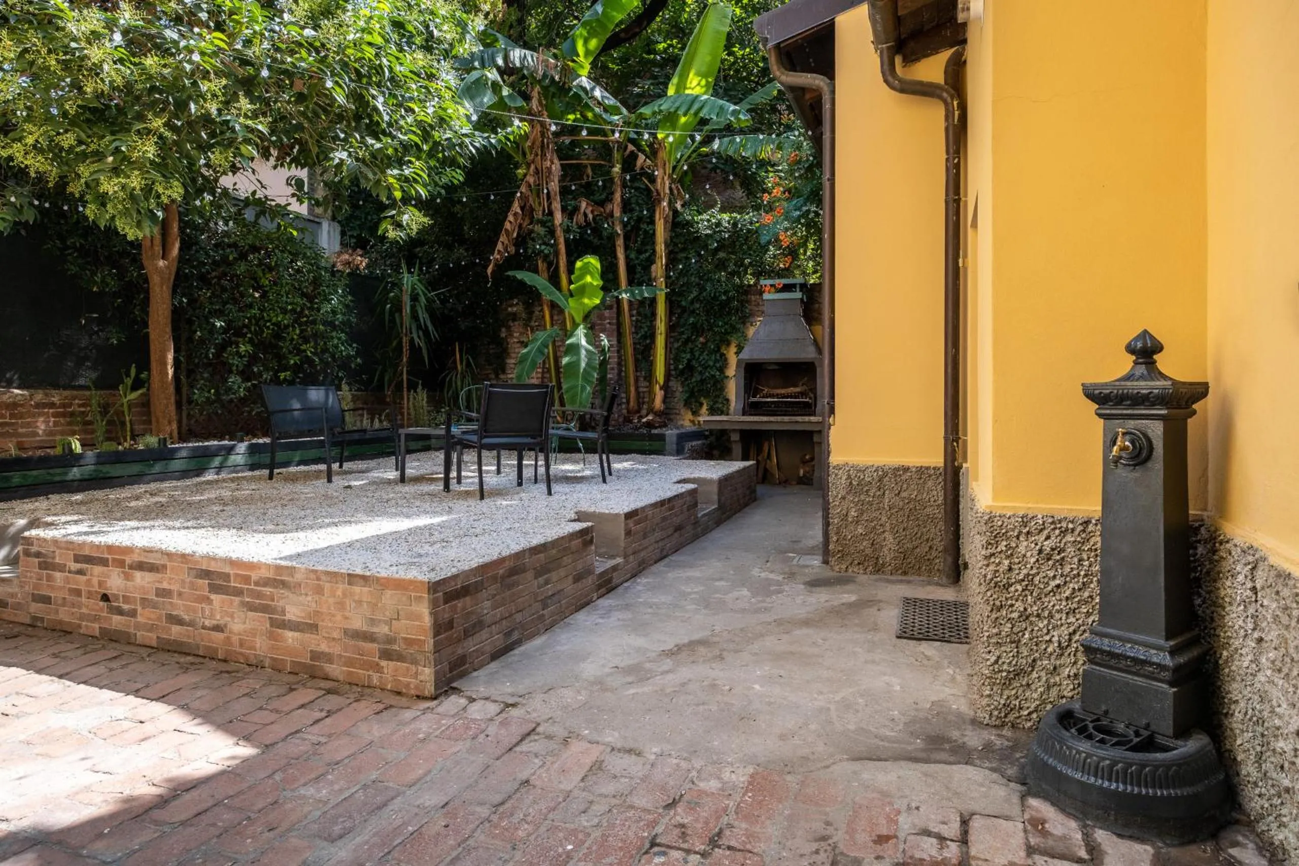 Patio in Il giardino segreto di Orfeo by Wonderful Italy