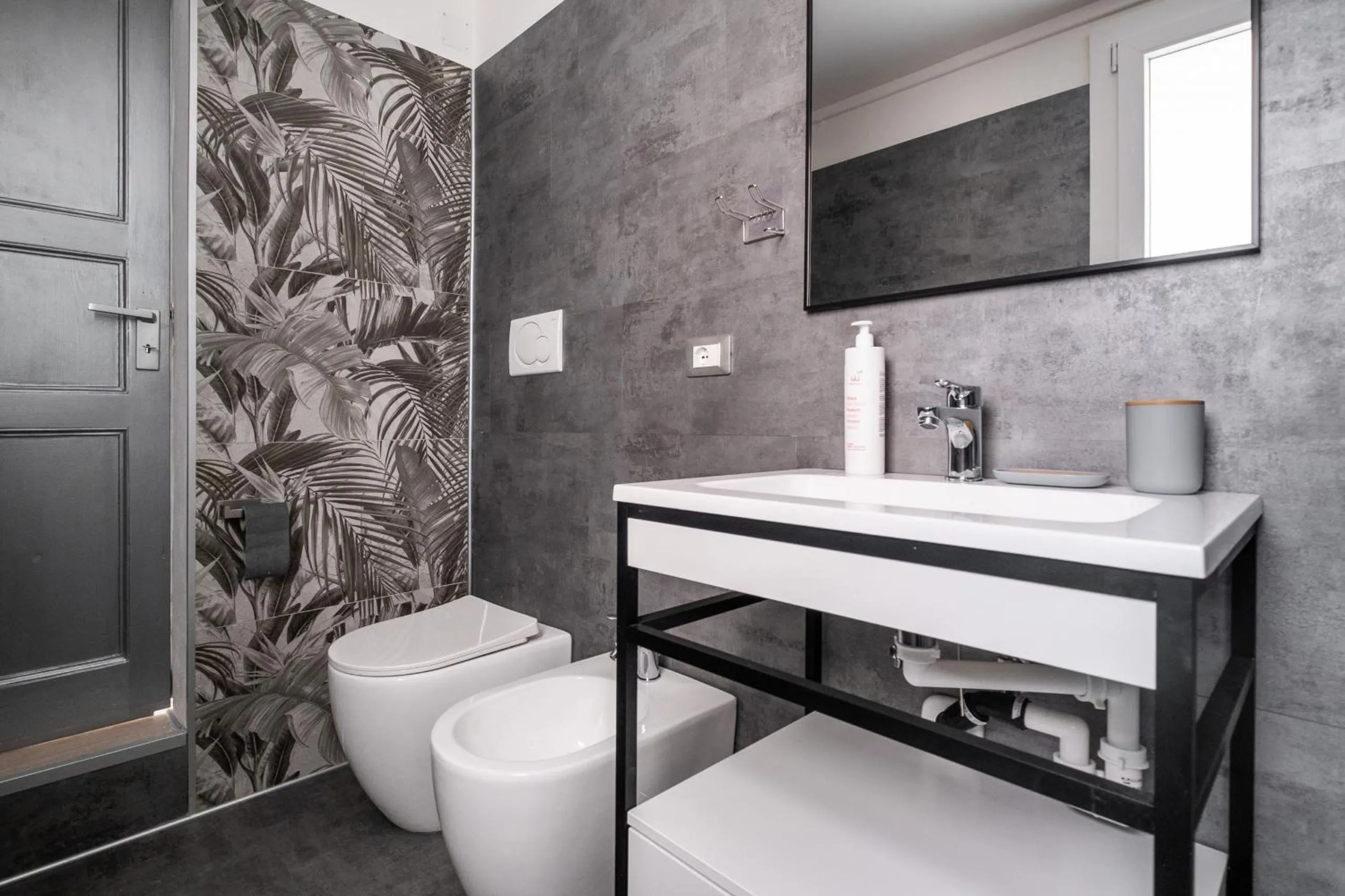 Bathroom in Il giardino segreto di Orfeo by Wonderful Italy