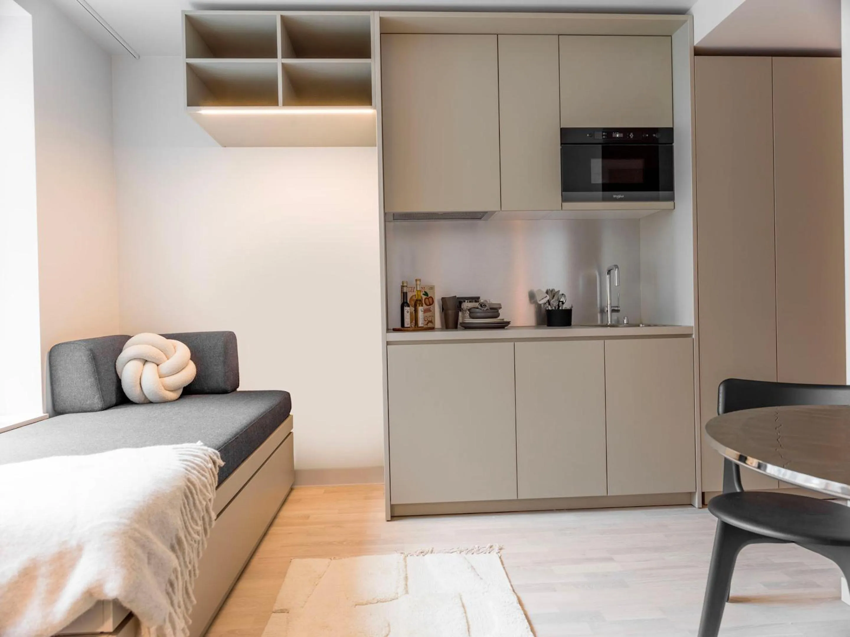 Kitchen or kitchenette, Bed in Unity Malmö - A Studio Hotel