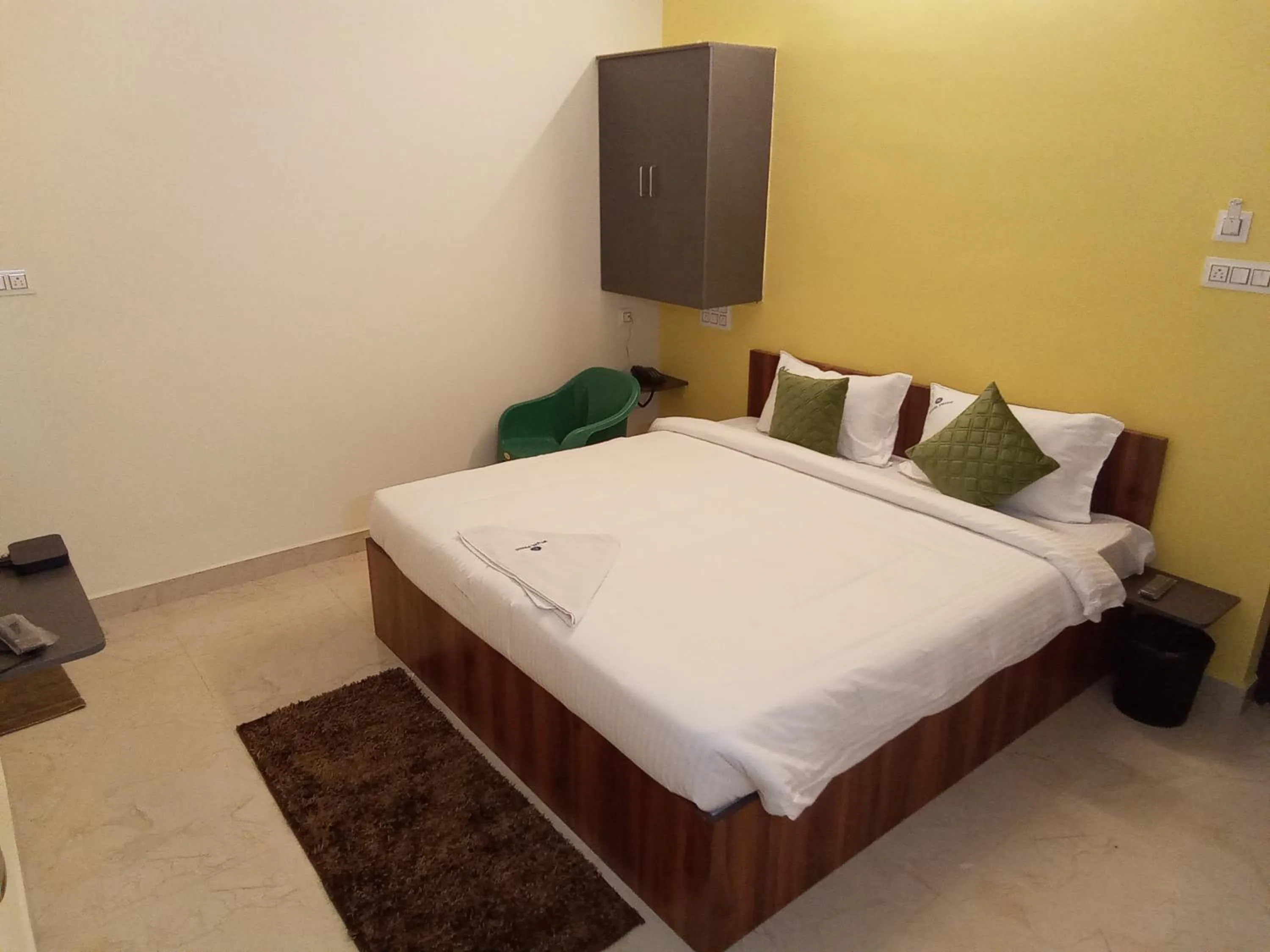 Bedroom, Bed in PPH Living Royal Pride