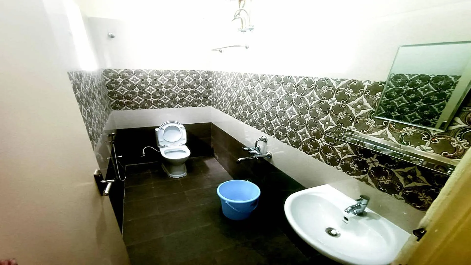 Toilet in PPH Living Royal Pride