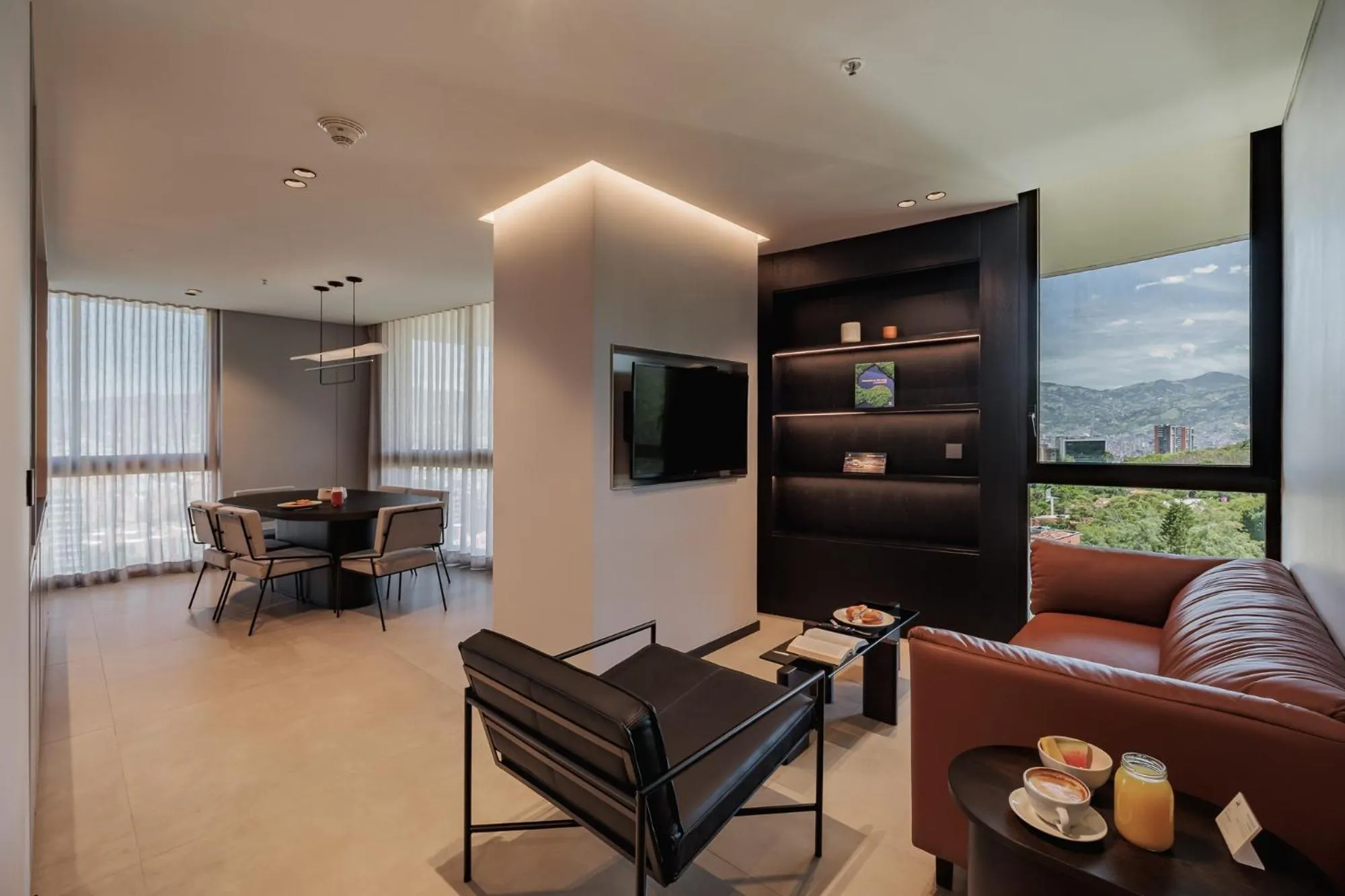 Communal lounge/ TV room in Seissta Medellín