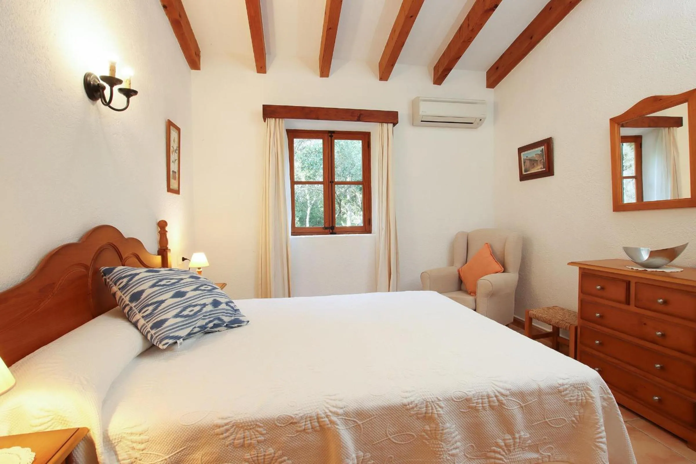 Bedroom, Bed in Villa Can Moranta - Pedro Monjo