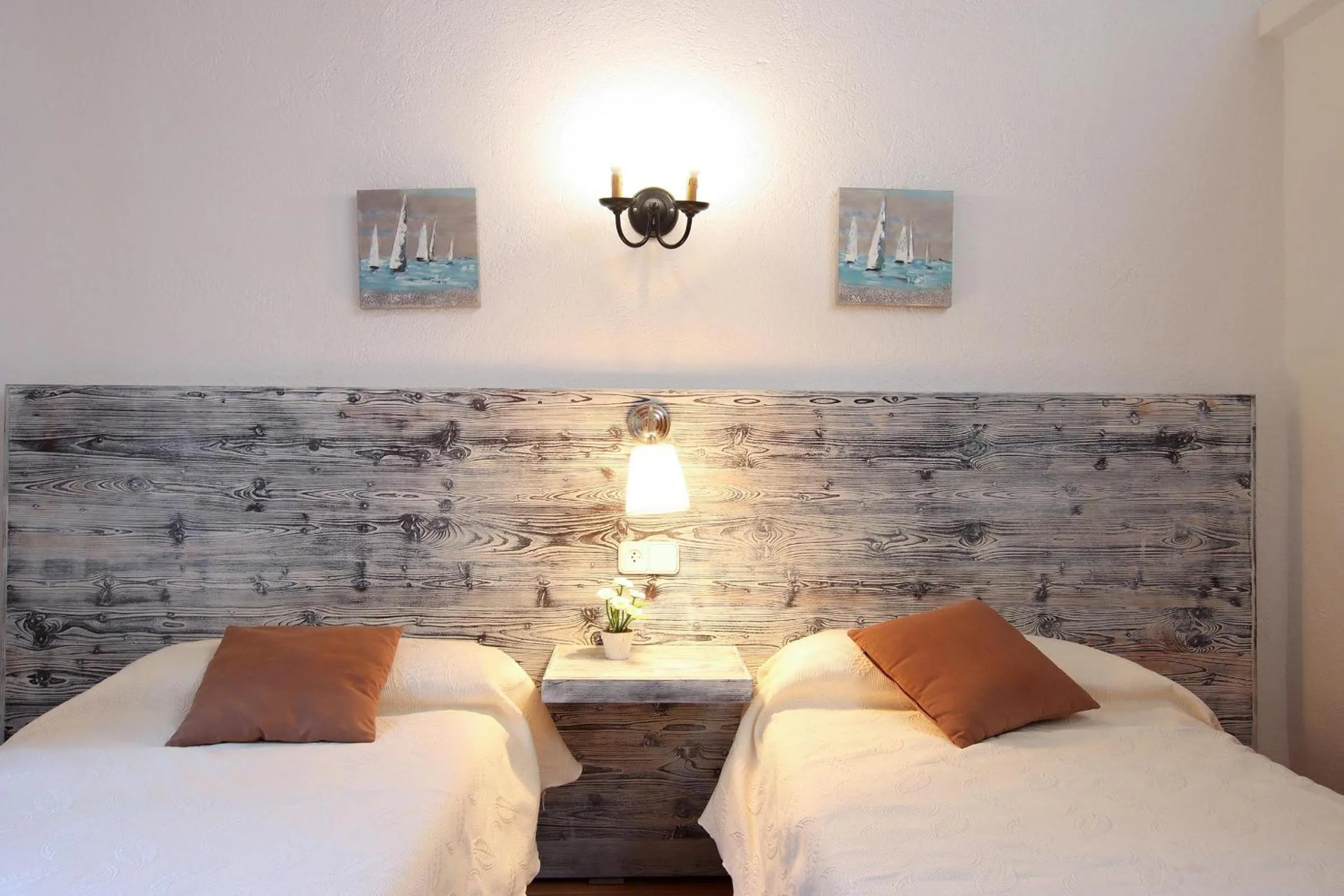 Bedroom, Bed in Villa Can Moranta - Pedro Monjo