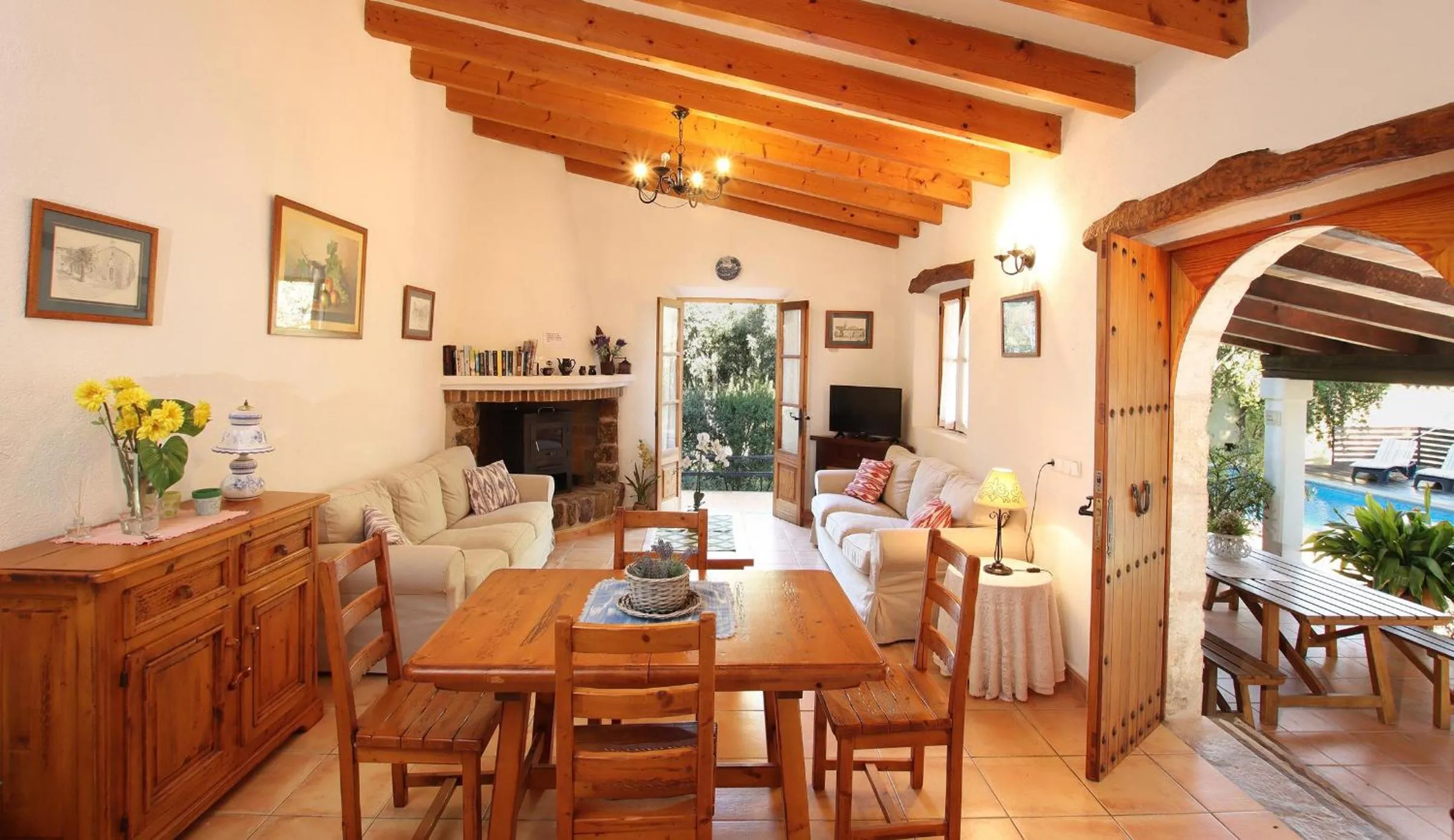 Dining area in Villa Can Moranta - Pedro Monjo