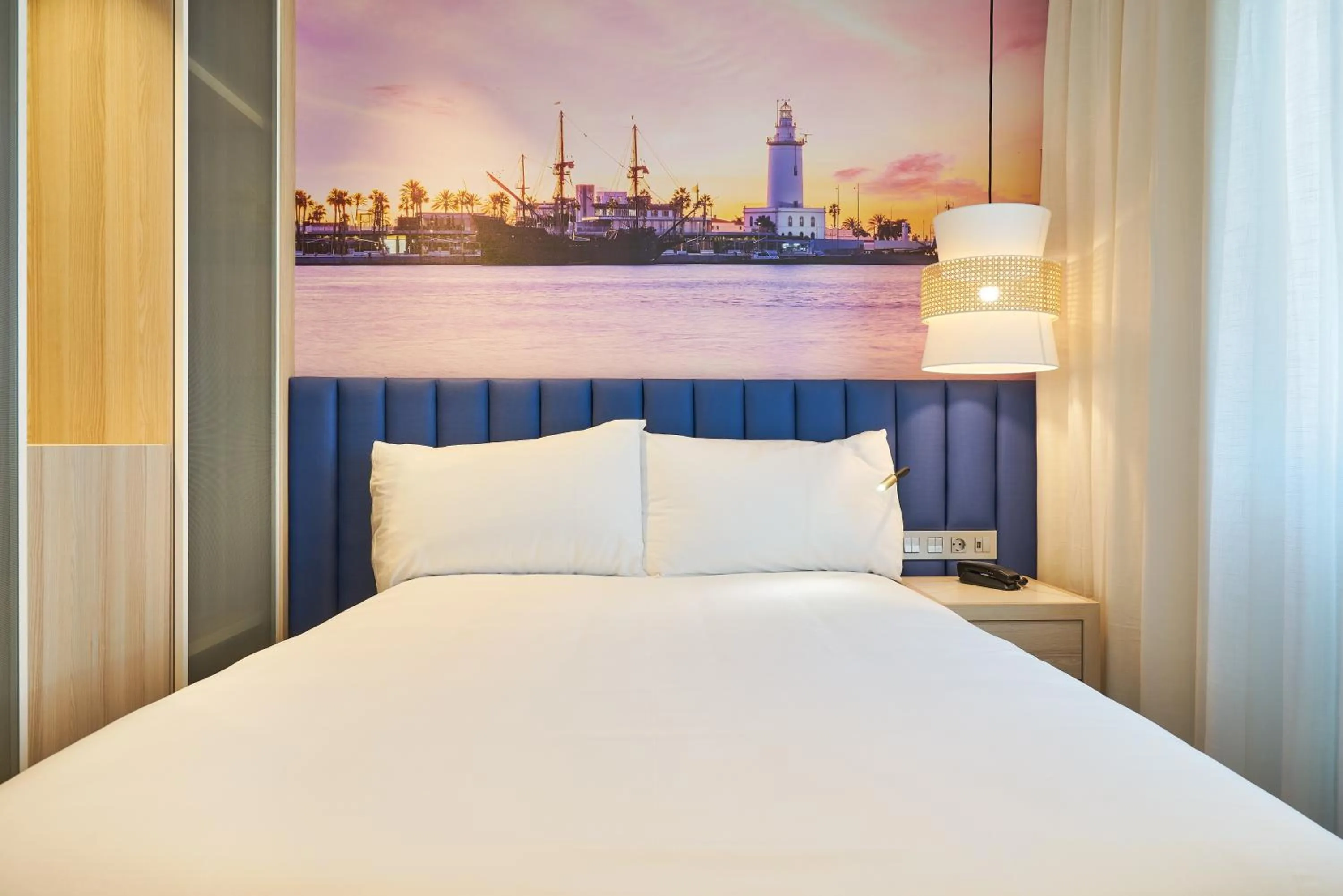 Bed in Eurostars Astoria