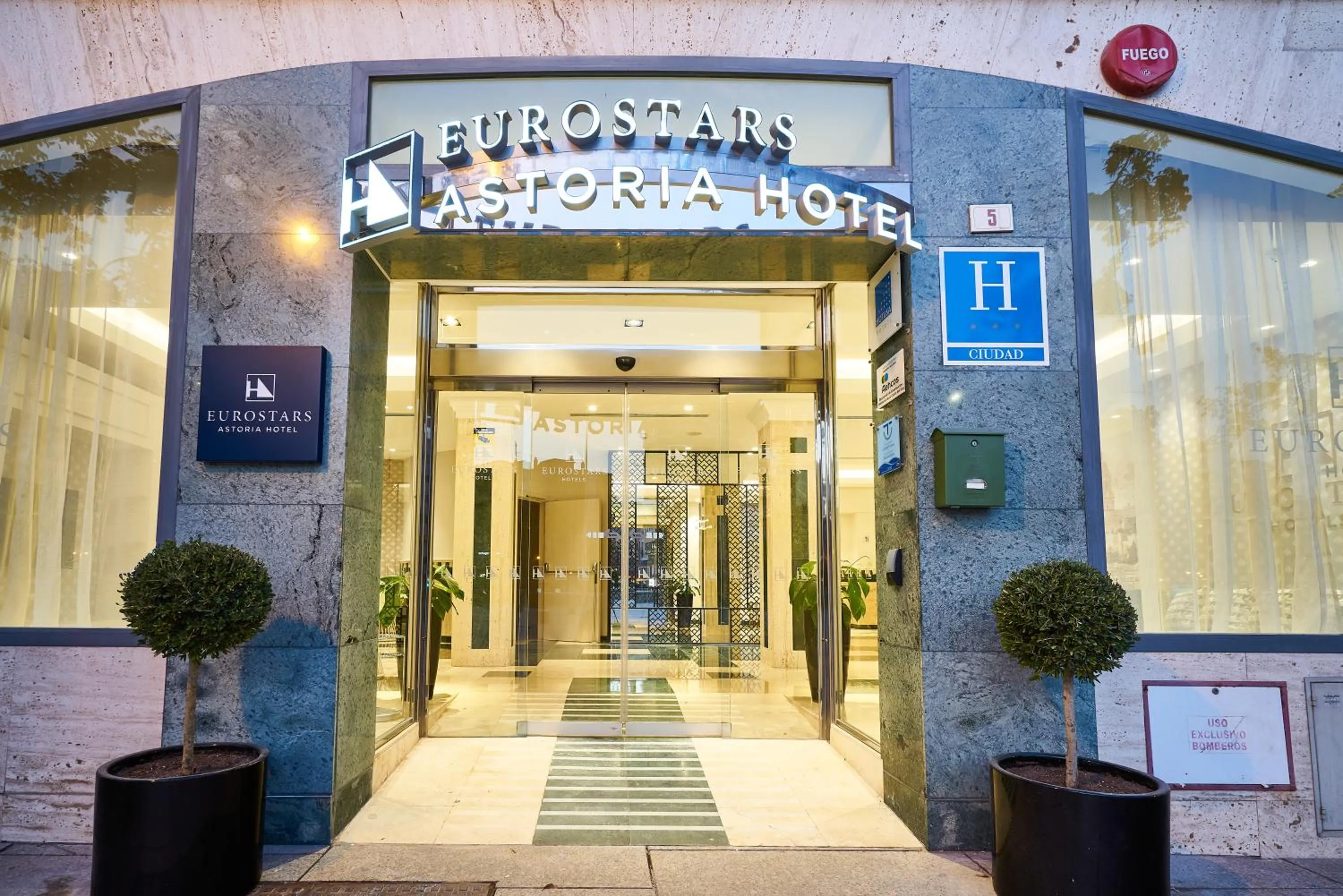 Facade/entrance in Eurostars Astoria