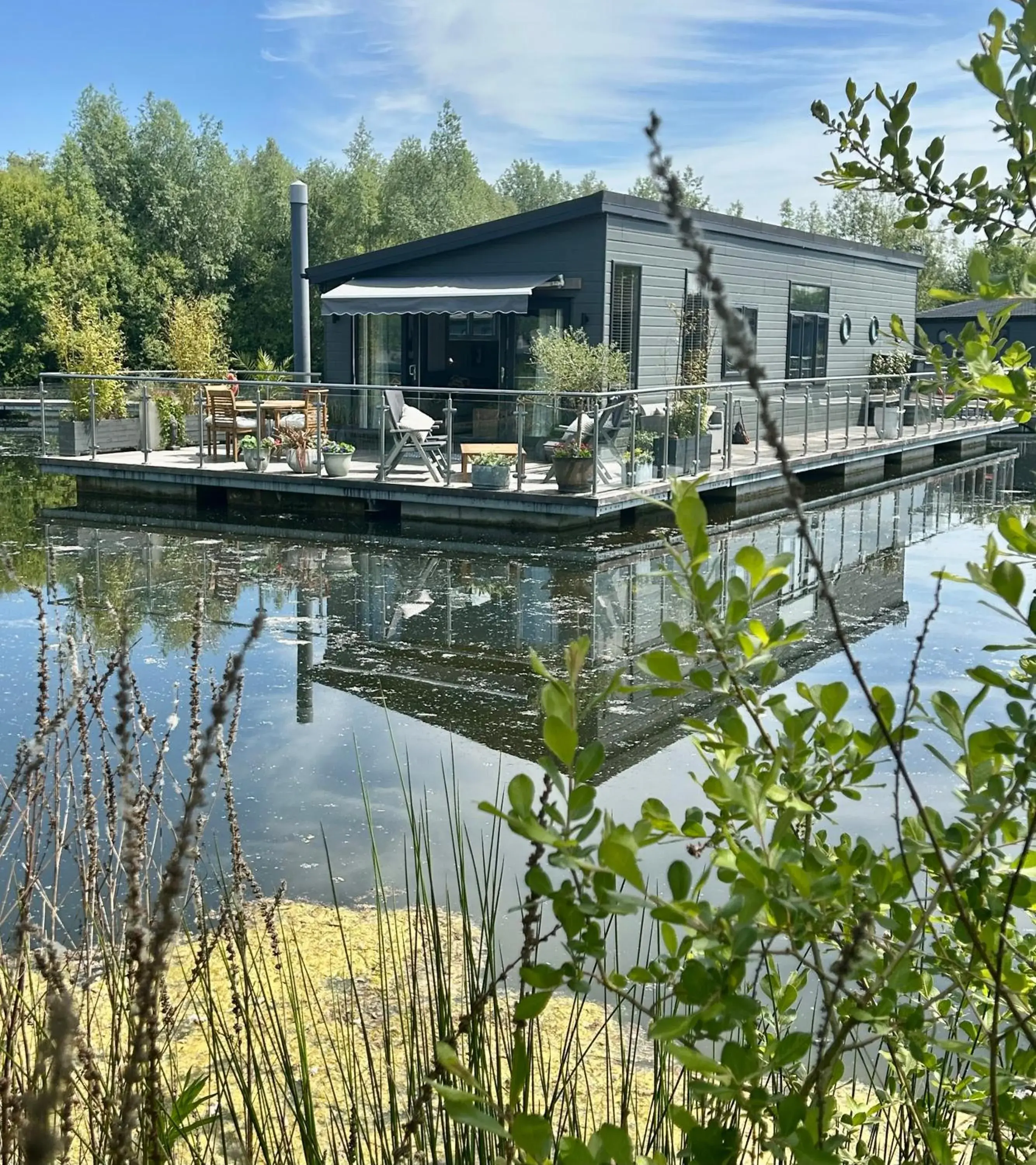 The Floating Home at Upton The Floating Home at Upton