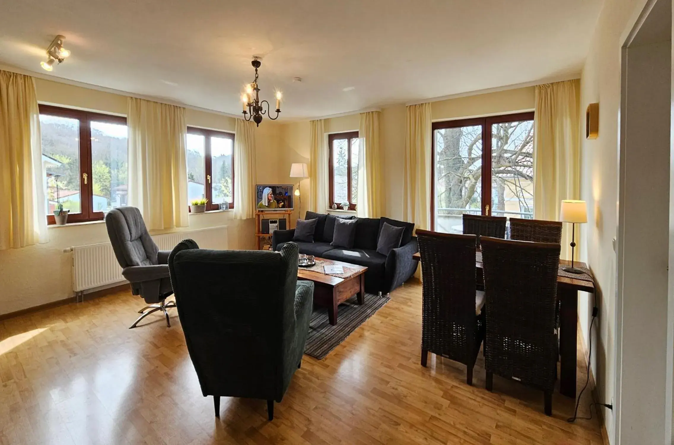 Haus auf der Höhe - FeWo Neuhof Haus auf der Höhe - FeWo Neuhof