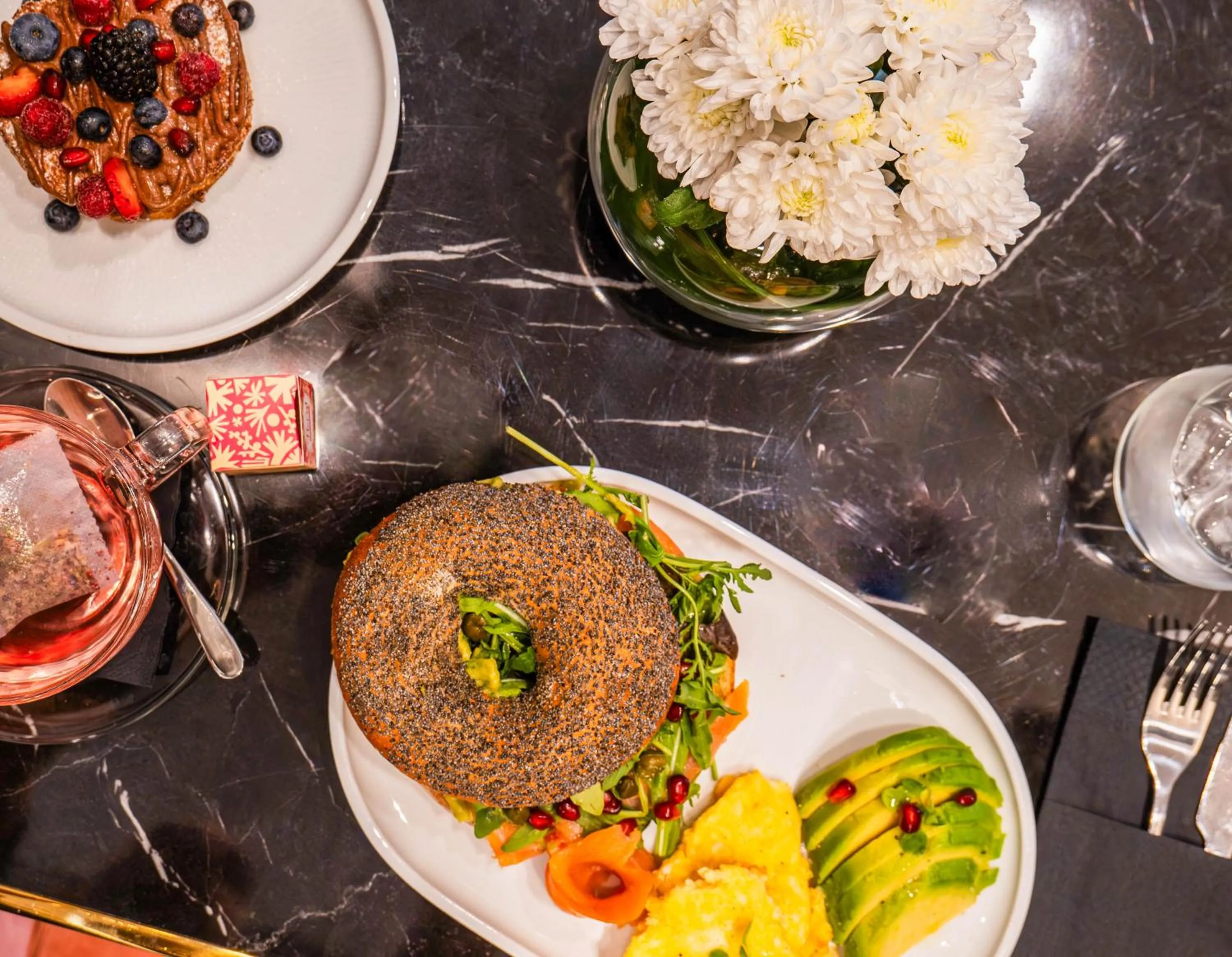 Food and drinks in Gate Twenty Two Boutique Hotel