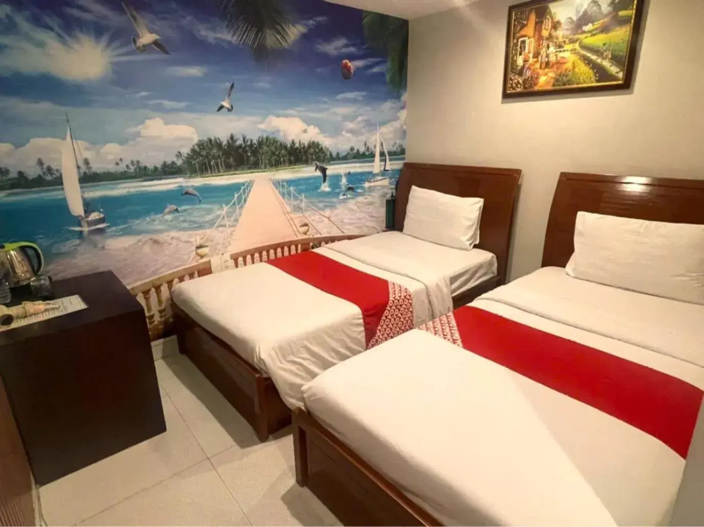 Twin Room with Bathroom in Nu Hotel - 18 Bui Vien Walkstreet Twin Room with Bathroom in Nu Hotel - 18 Bui Vien Walkstreet