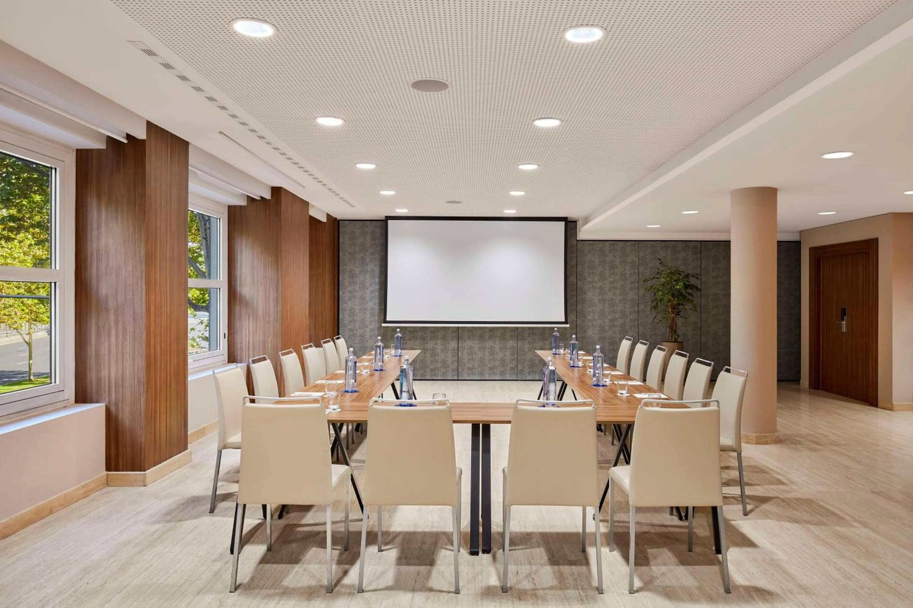 Meeting/conference room in NH Madrid Nacional
