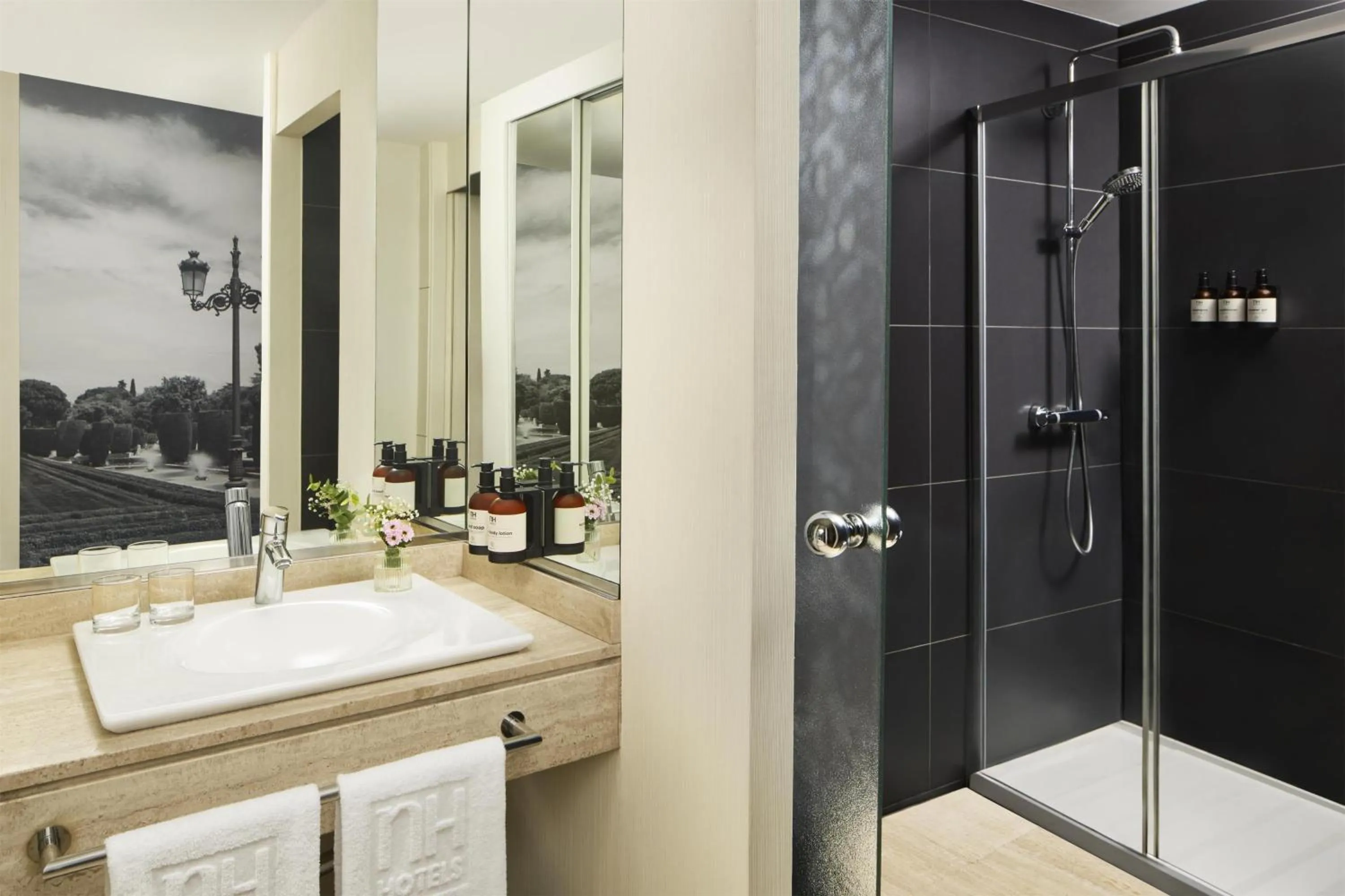 Bedroom in NH Madrid Nacional