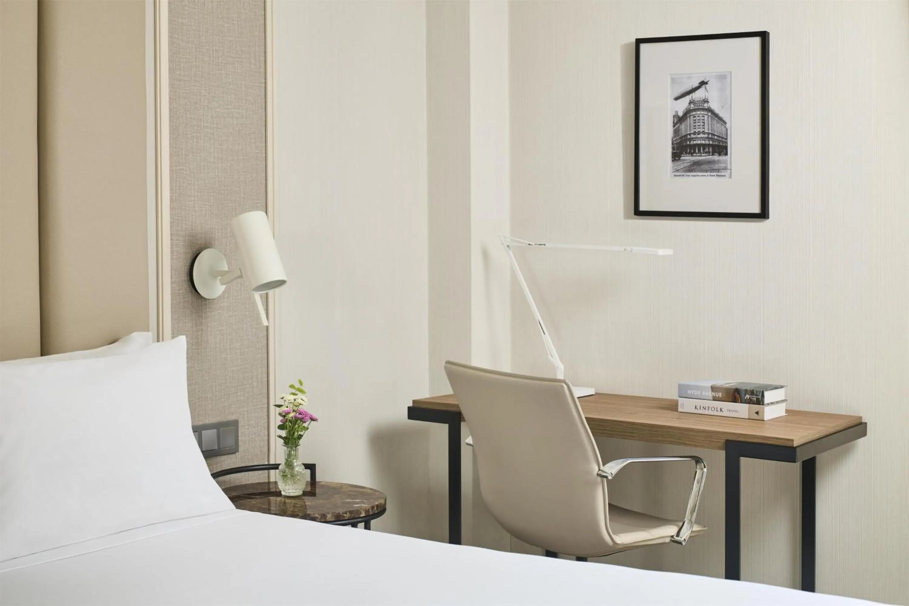 Bedroom, Bed in NH Madrid Nacional